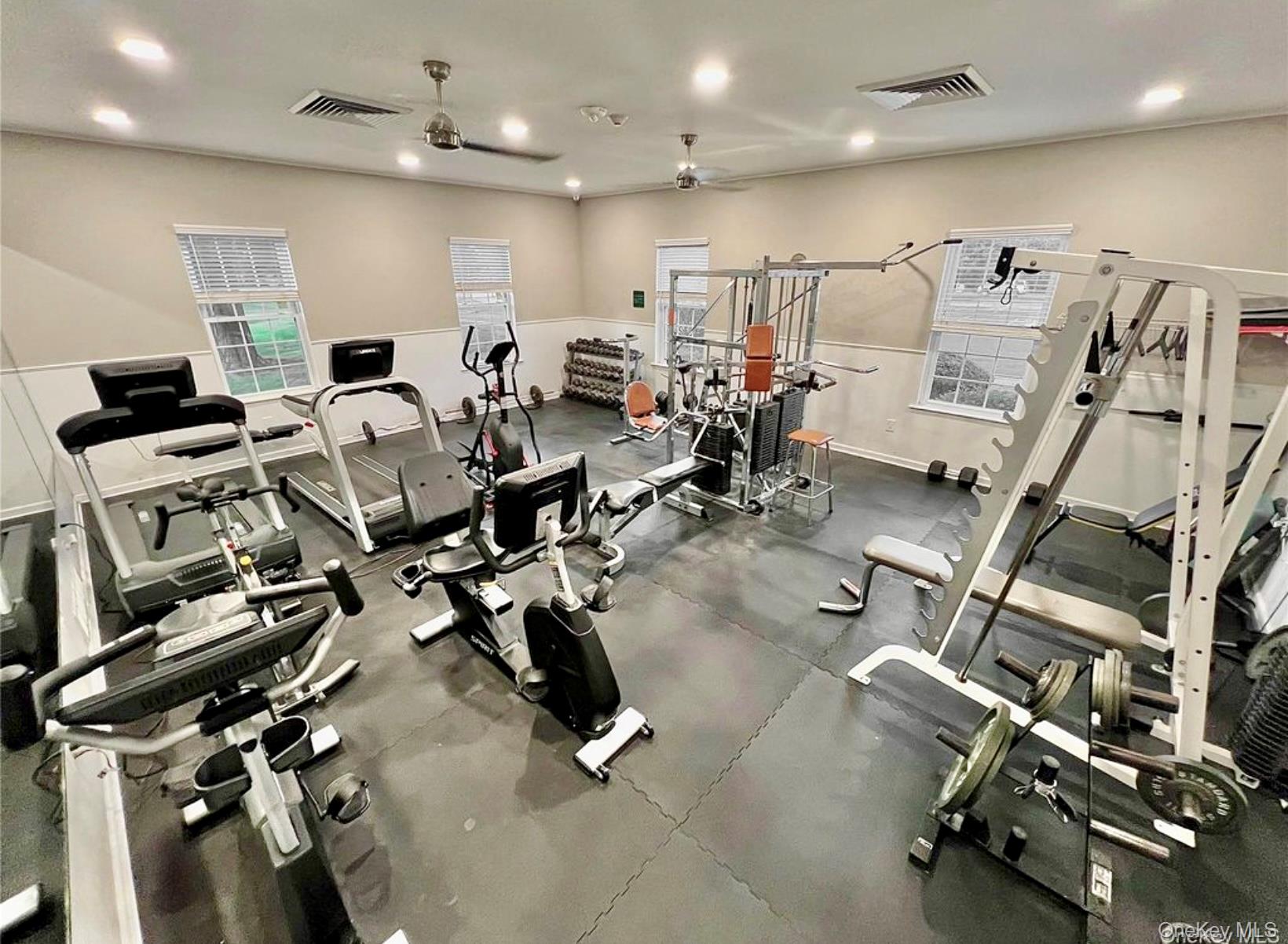 8 Potomac Court, Coram, NY 11727