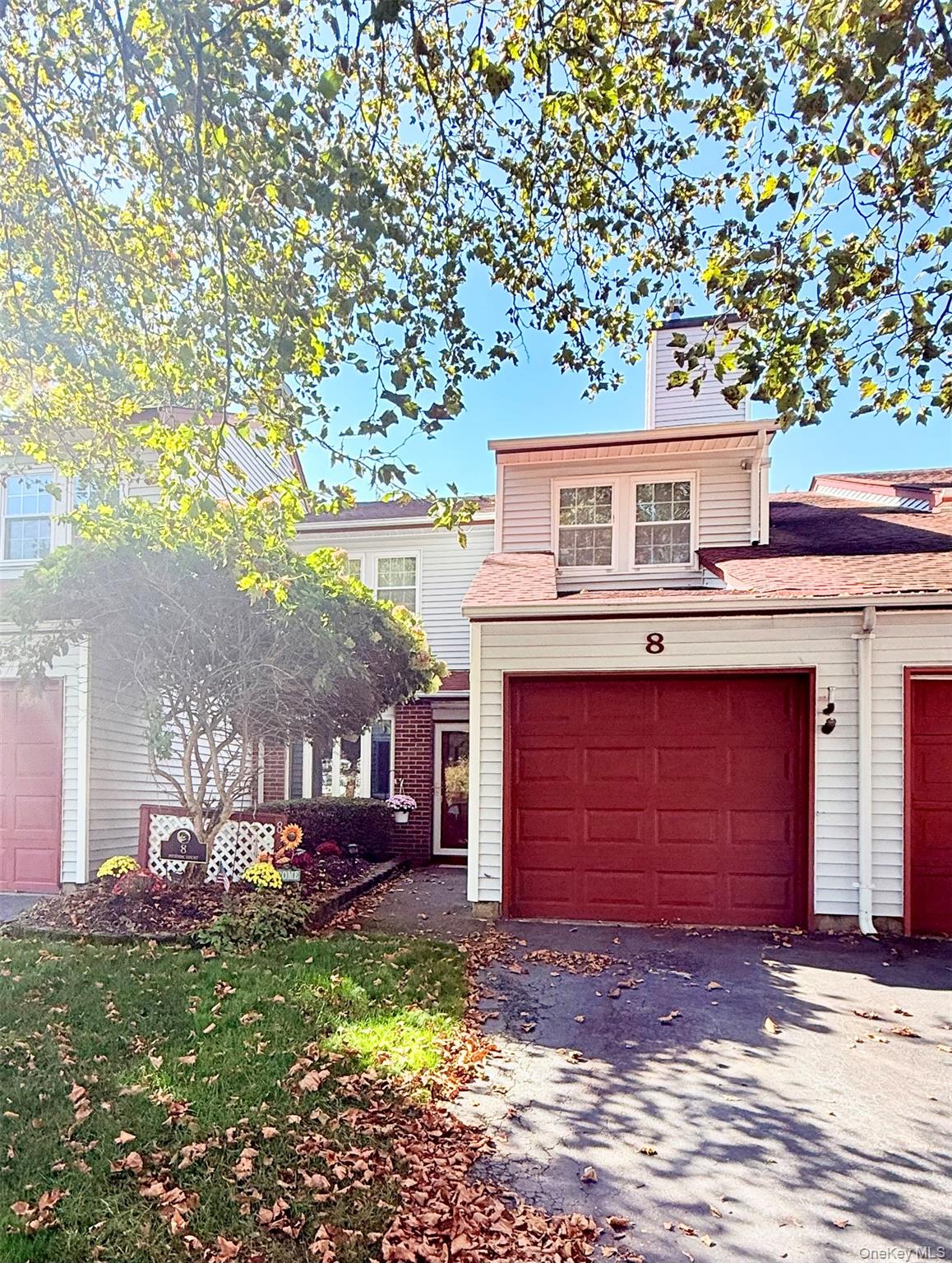 8 Potomac Court, Coram, NY 11727