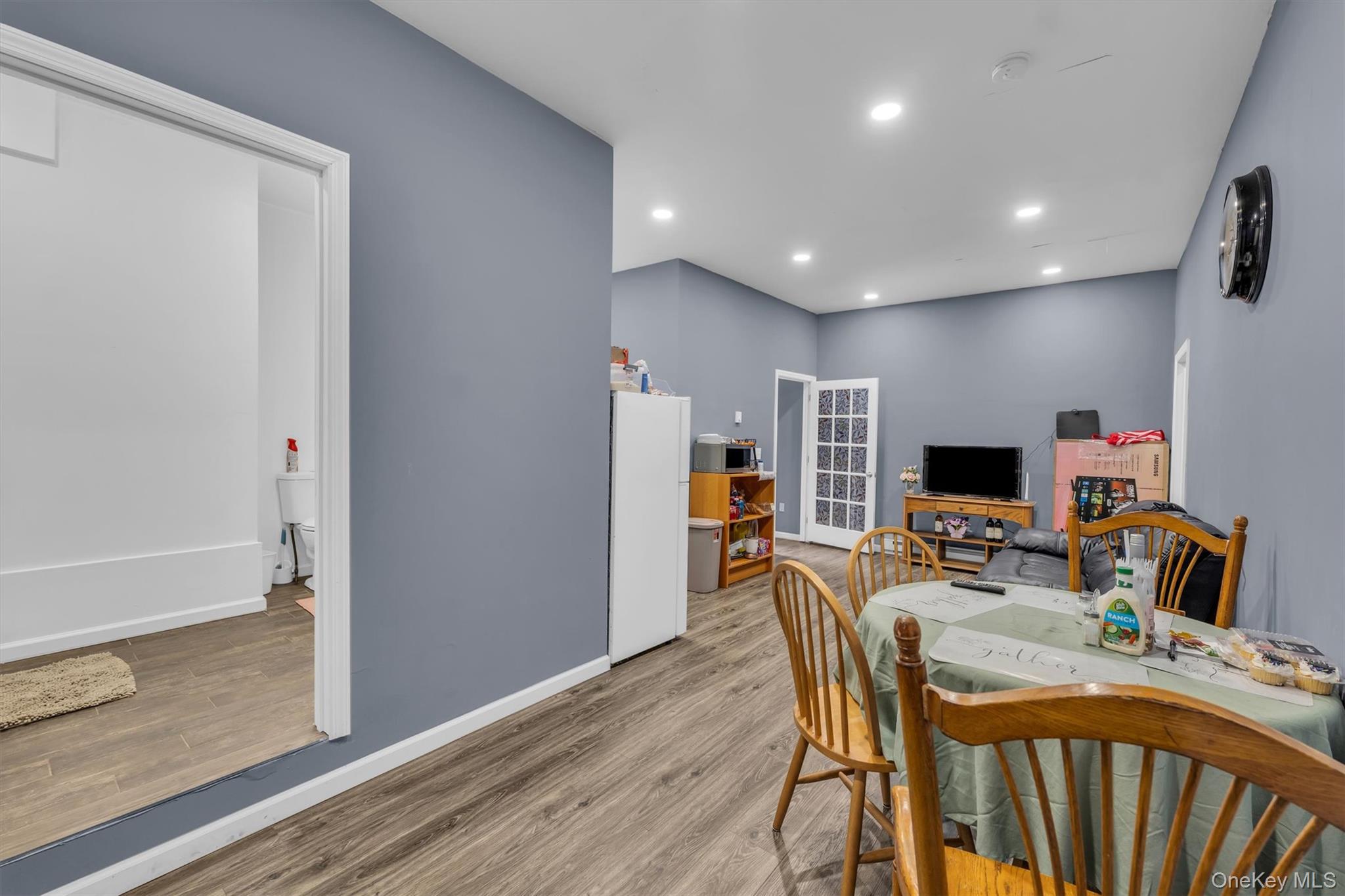 156 N Woods Road, Baiting Hollow, NY 11933