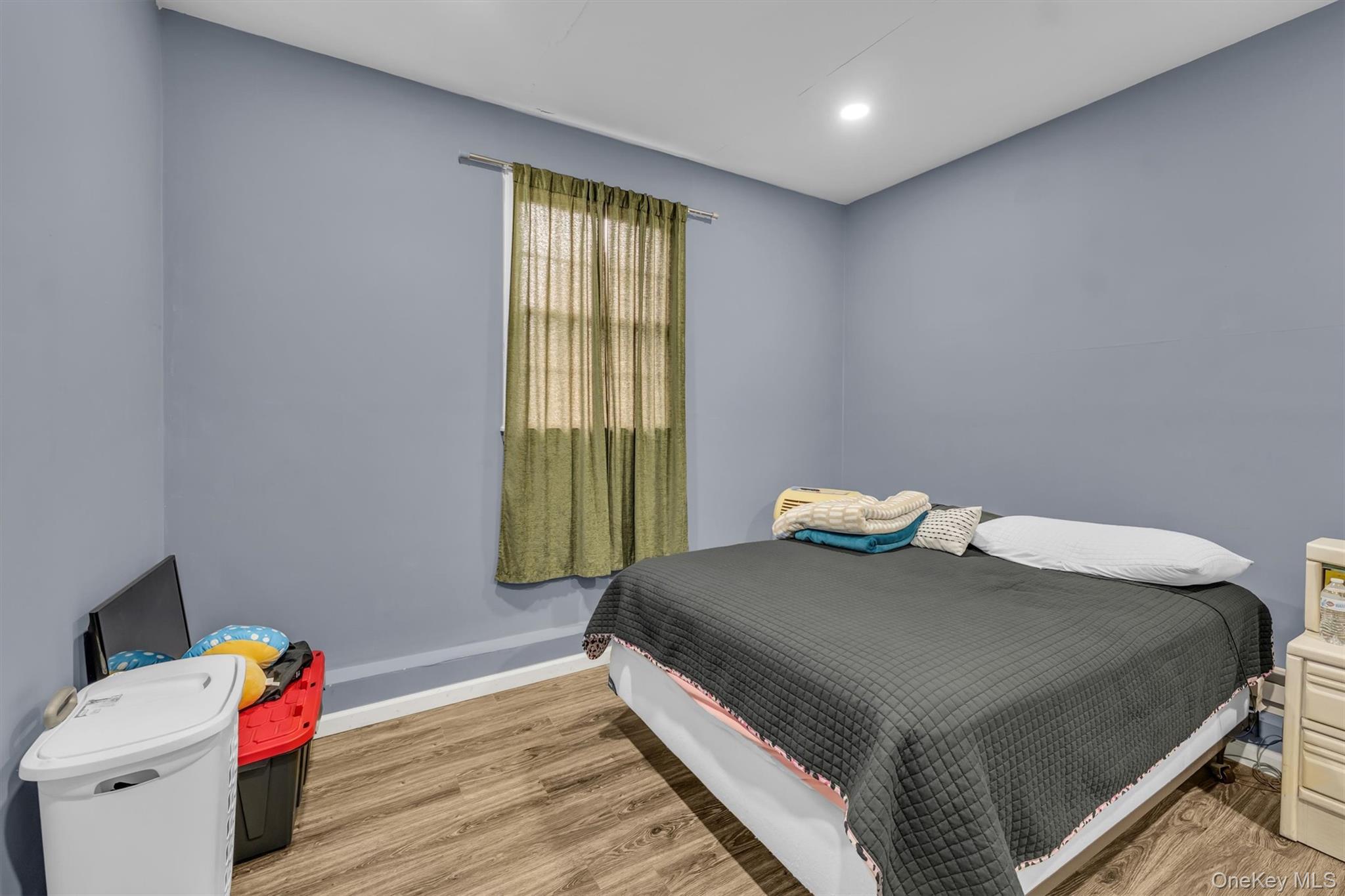 156 N Woods Road, Baiting Hollow, NY 11933