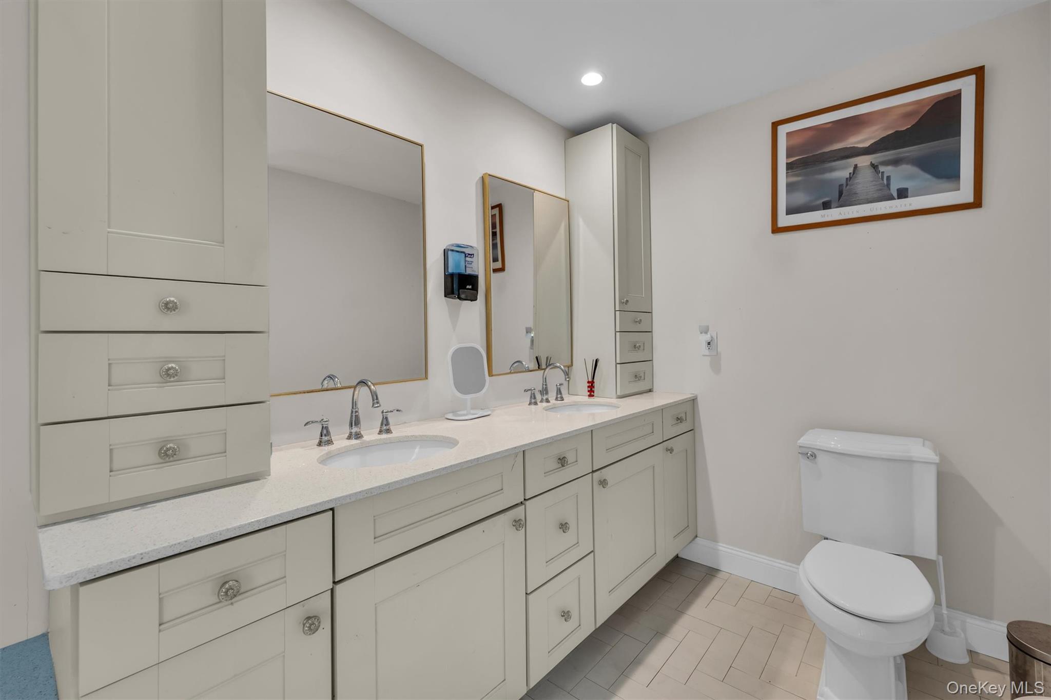 156 N Woods Road, Baiting Hollow, NY 11933