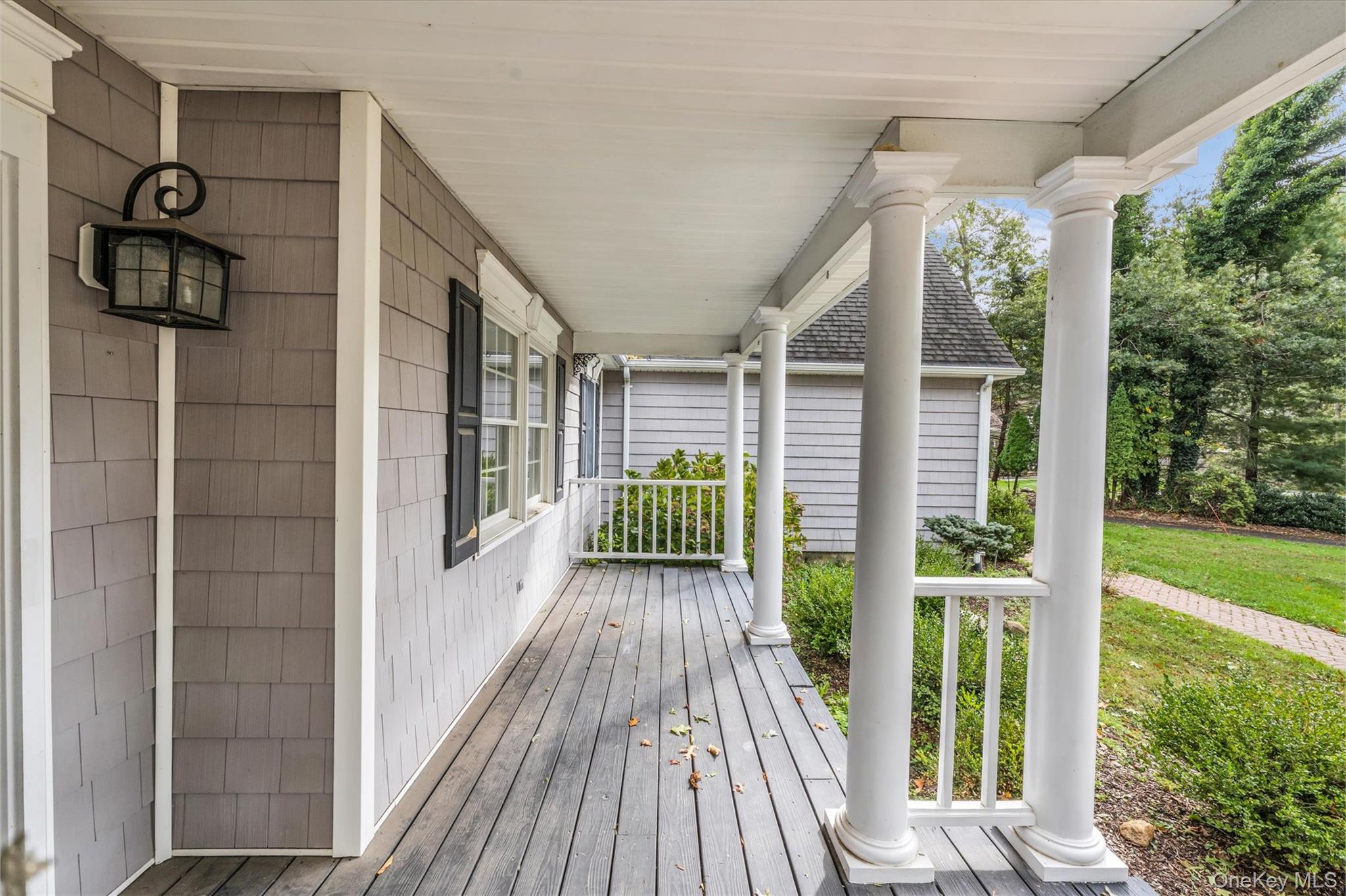 156 N Woods Road, Baiting Hollow, NY 11933