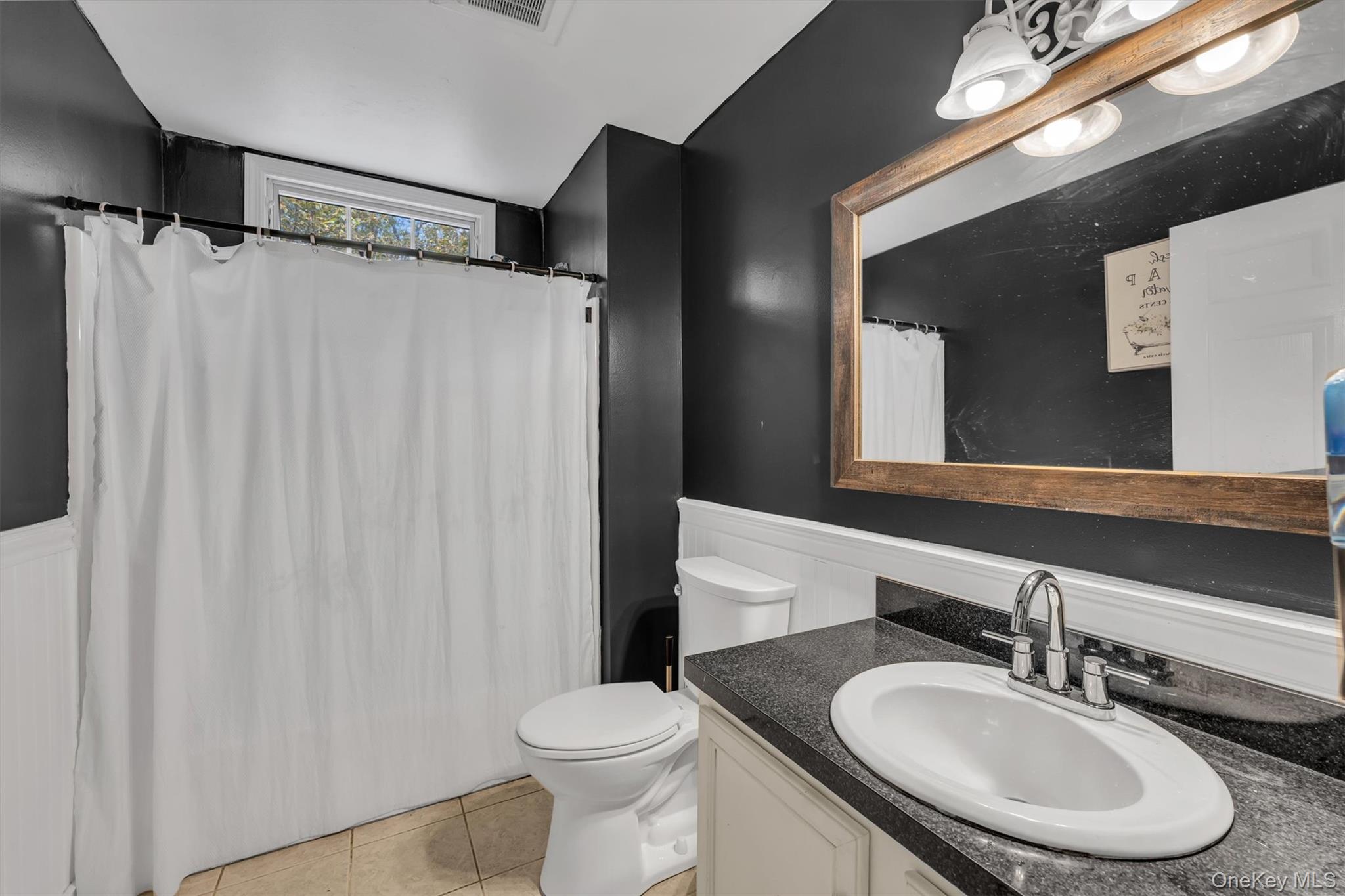 156 N Woods Road, Baiting Hollow, NY 11933