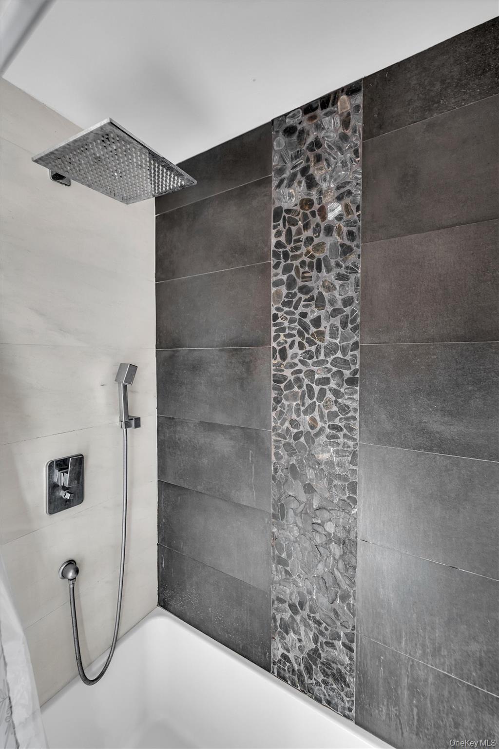 156 N Woods Road, Baiting Hollow, NY 11933