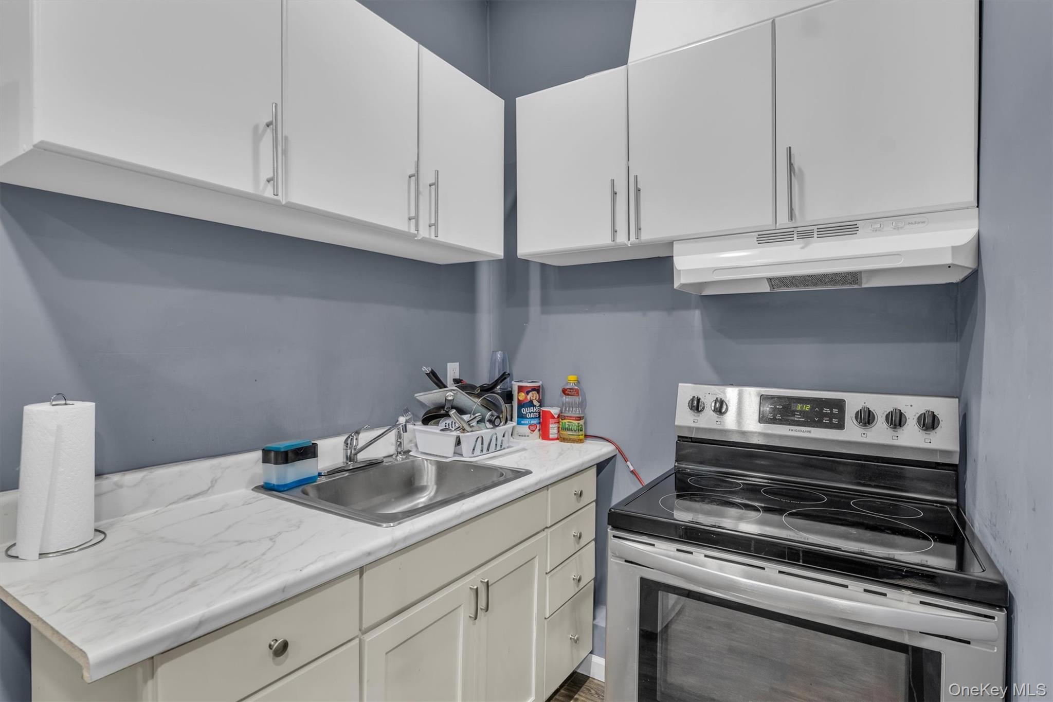 156 N Woods Road, Baiting Hollow, NY 11933