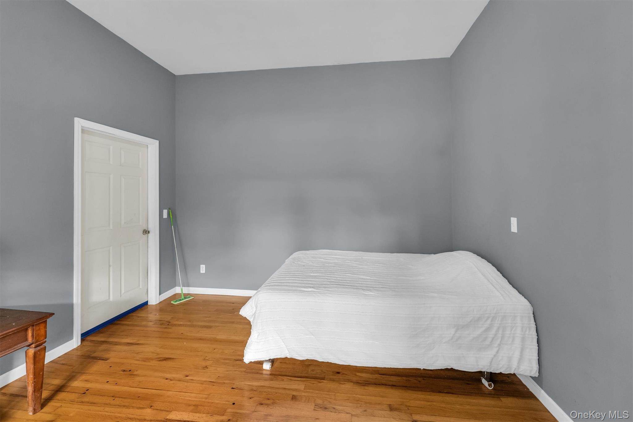 156 N Woods Road, Baiting Hollow, NY 11933