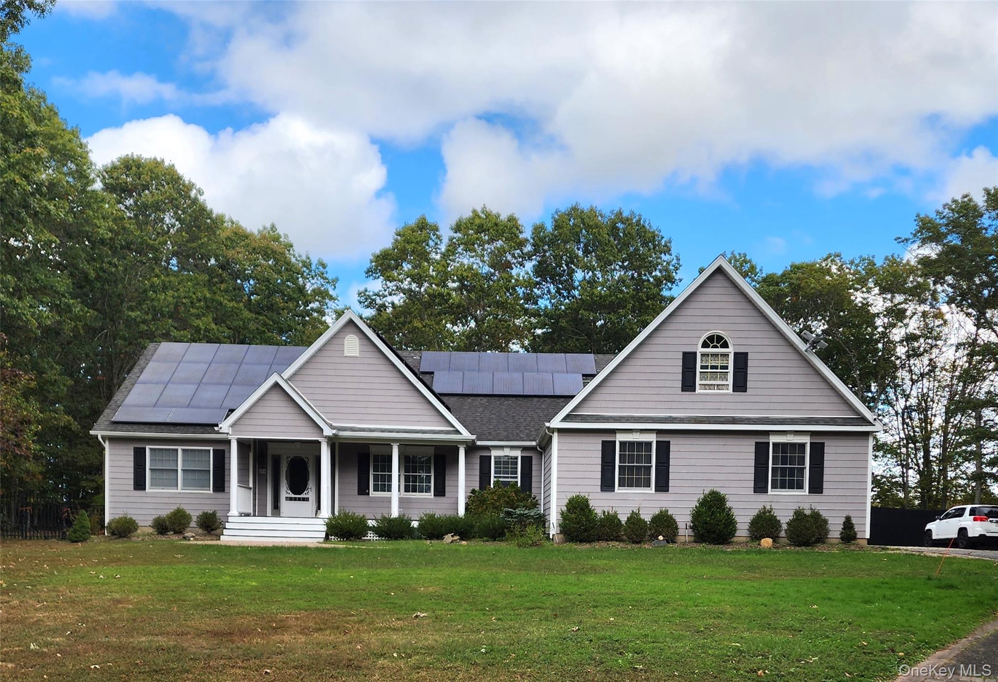 156 N Woods Road, Baiting Hollow, NY 11933