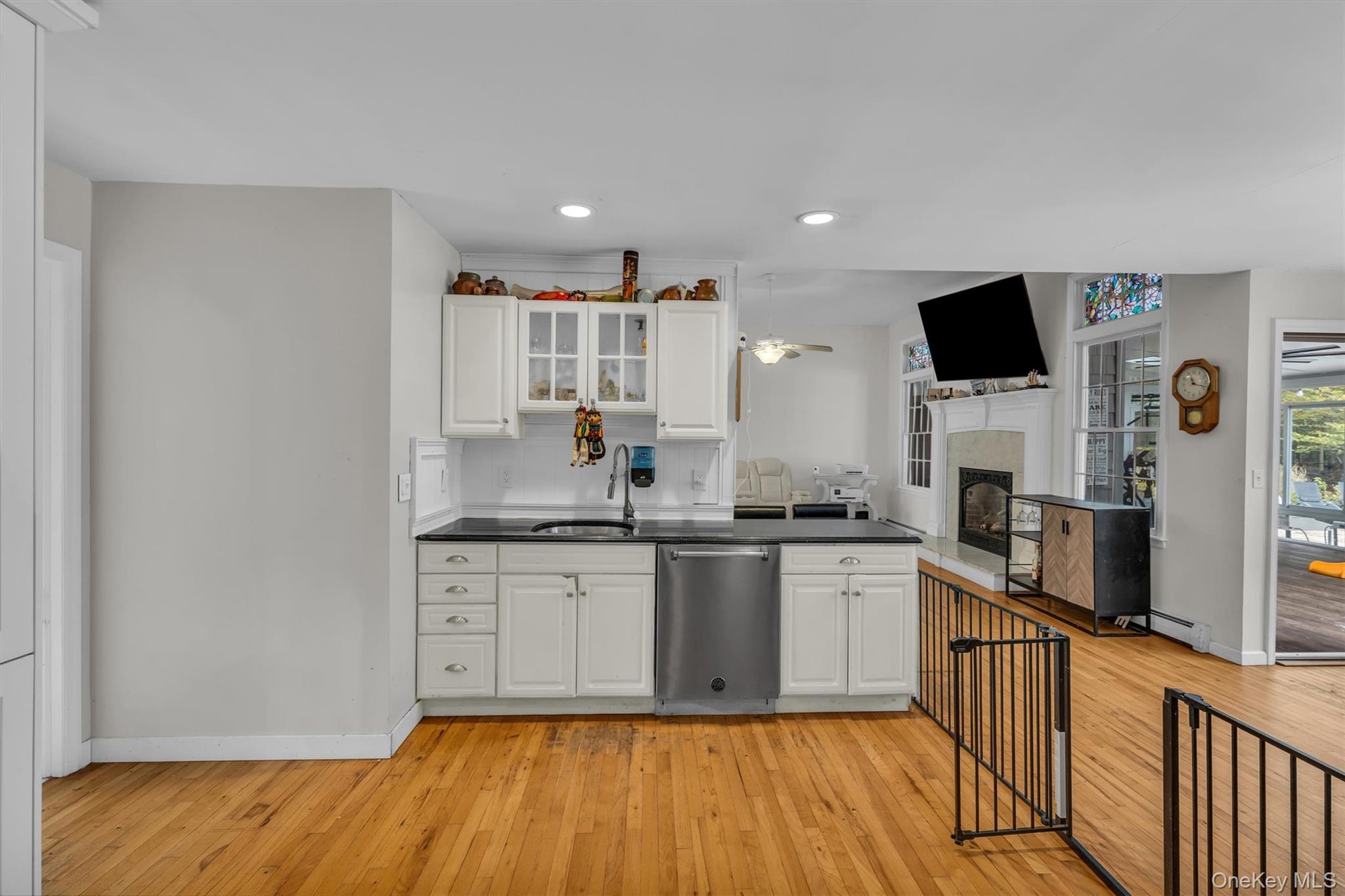 156 N Woods Road, Baiting Hollow, NY 11933