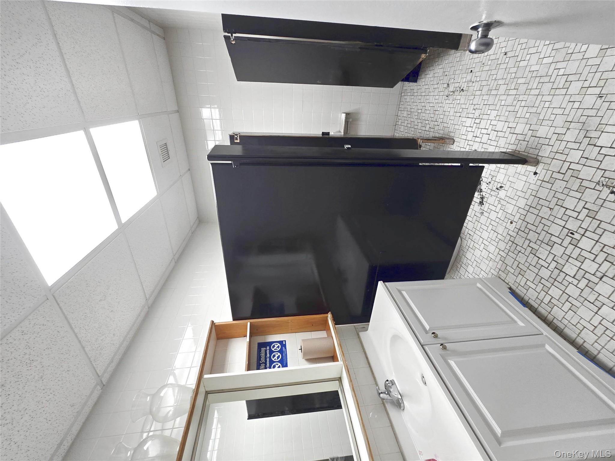 24-11 41st Avenue, Long Island City, NY 11101