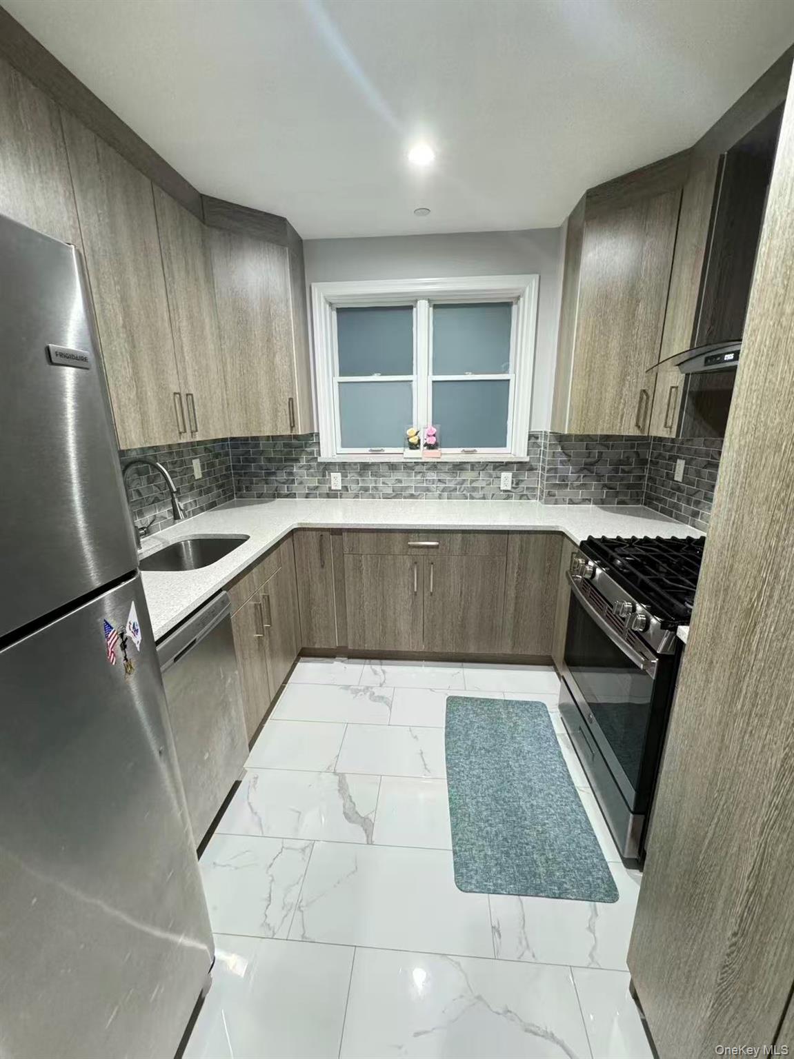 31-12 38th Avenue # 3B, Long Island City, NY 11101