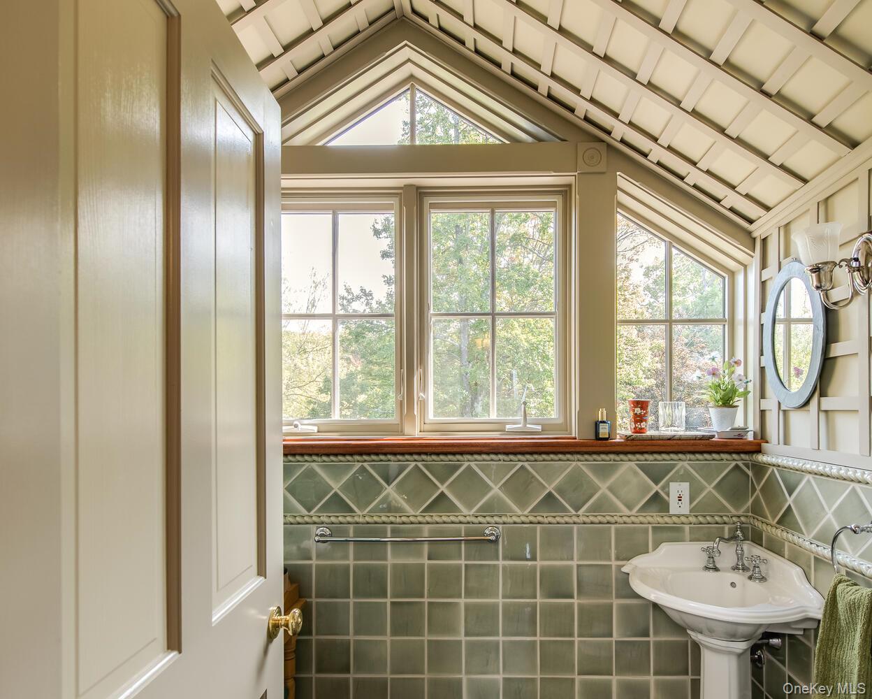 926 Turkey Hill Road, Red Hook, NY 12571