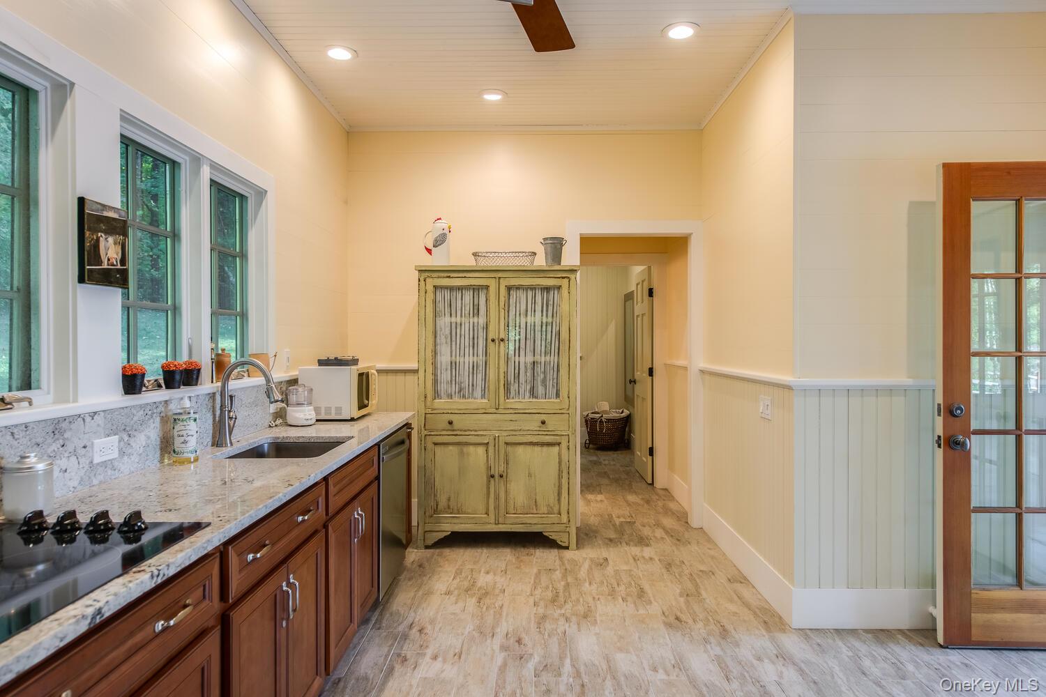 926 Turkey Hill Road, Red Hook, NY 12571