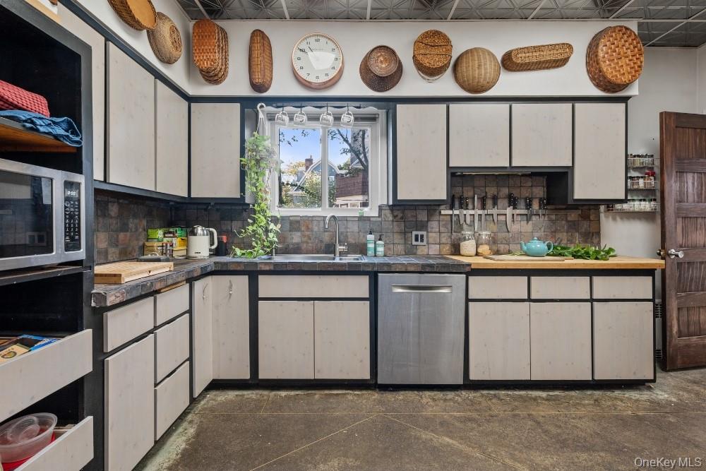 51 De Koven Court, Brooklyn, NY 11230