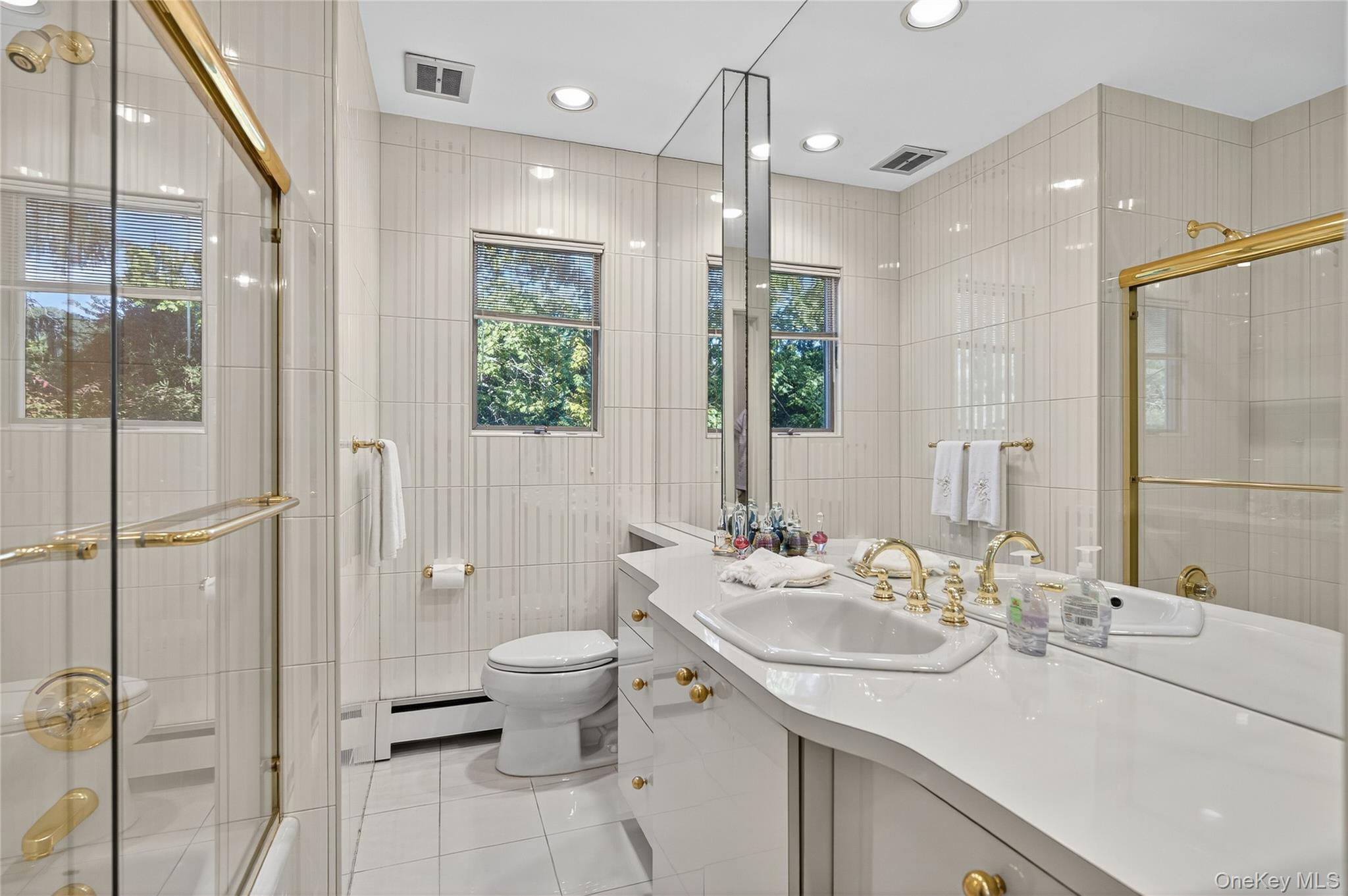 80 Walnut Drive, East Hills, NY 11576