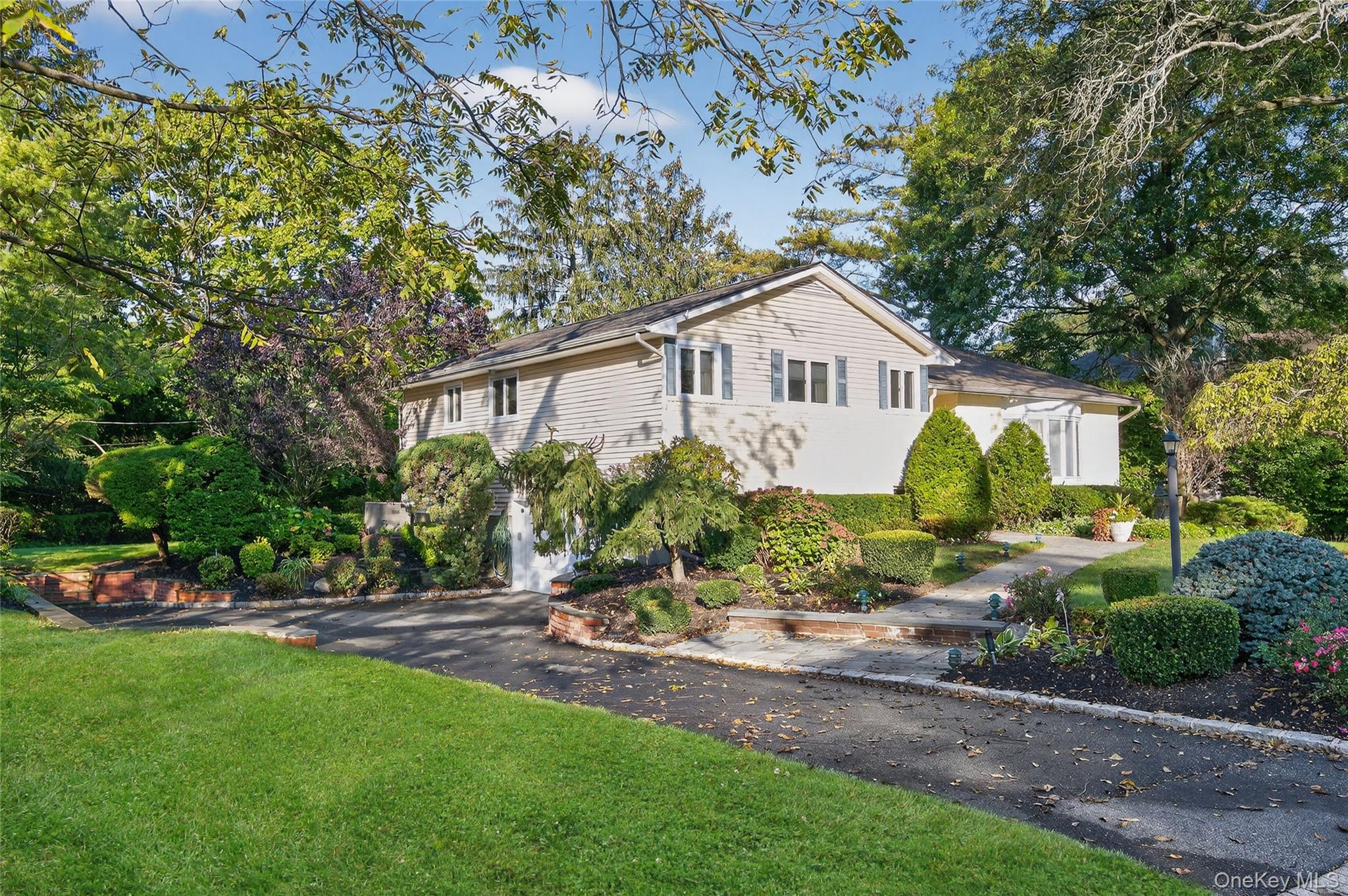 80 Walnut Drive, East Hills, NY 11576