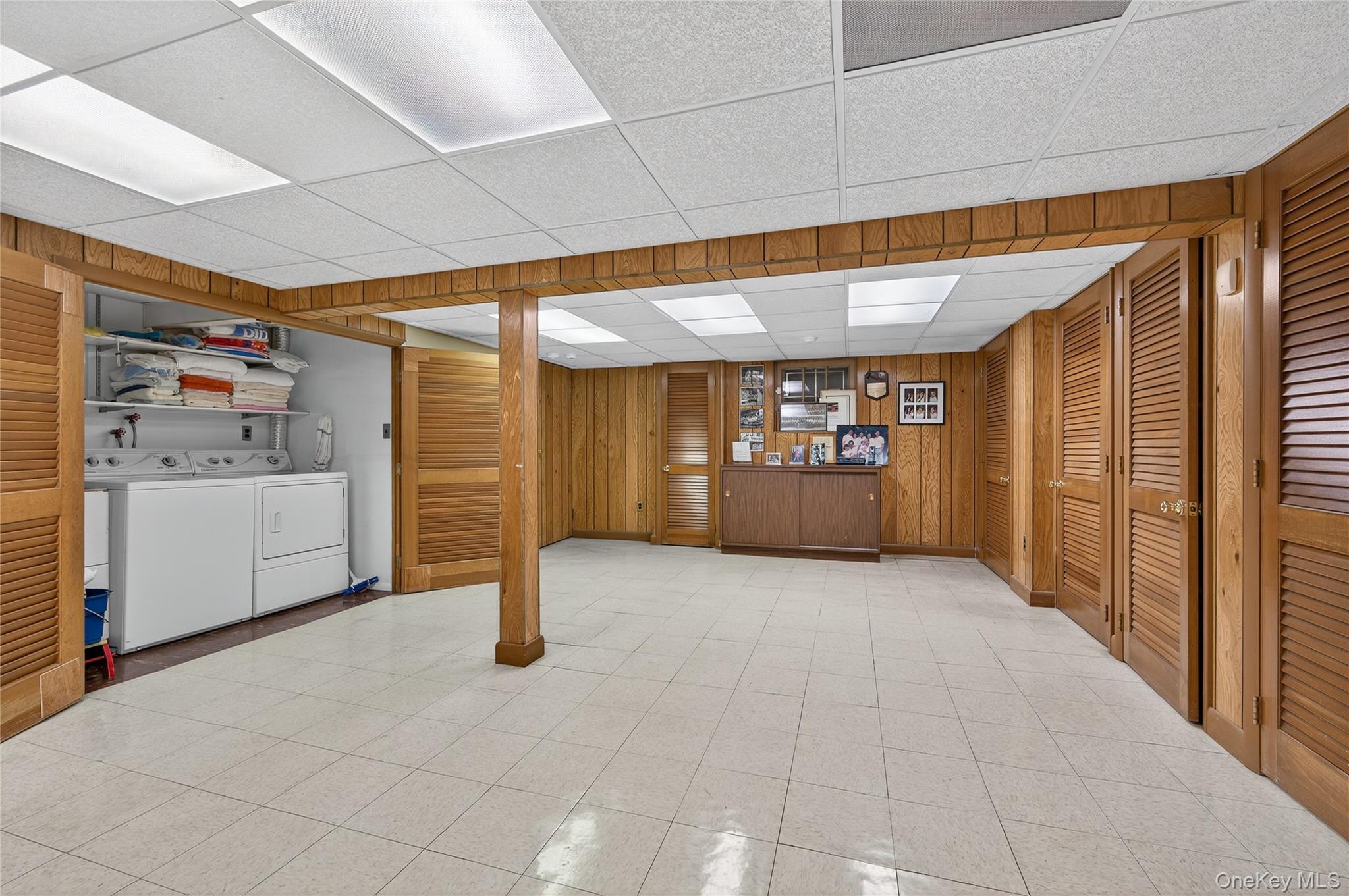 80 Walnut Drive, East Hills, NY 11576