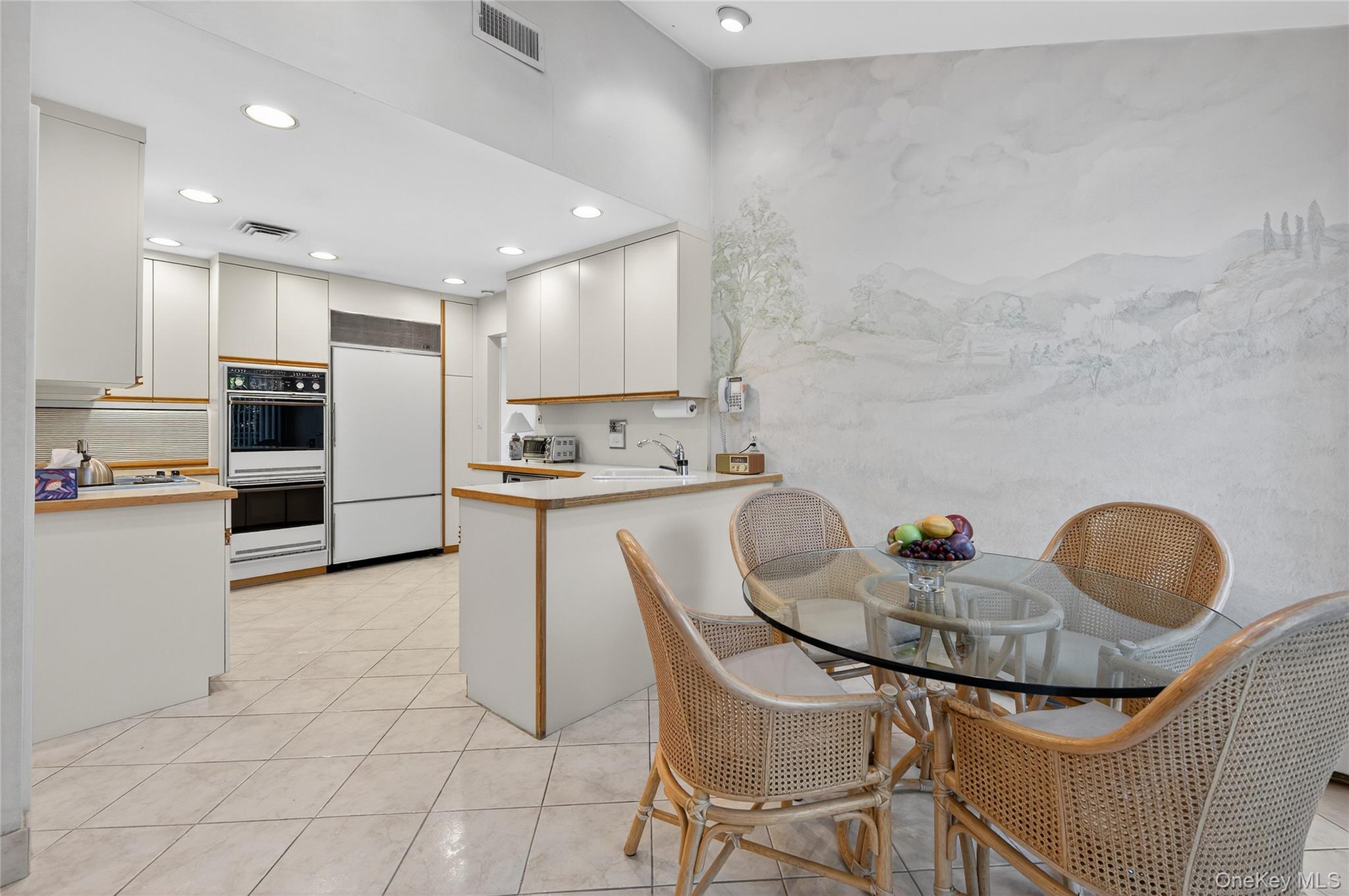 80 Walnut Drive, East Hills, NY 11576