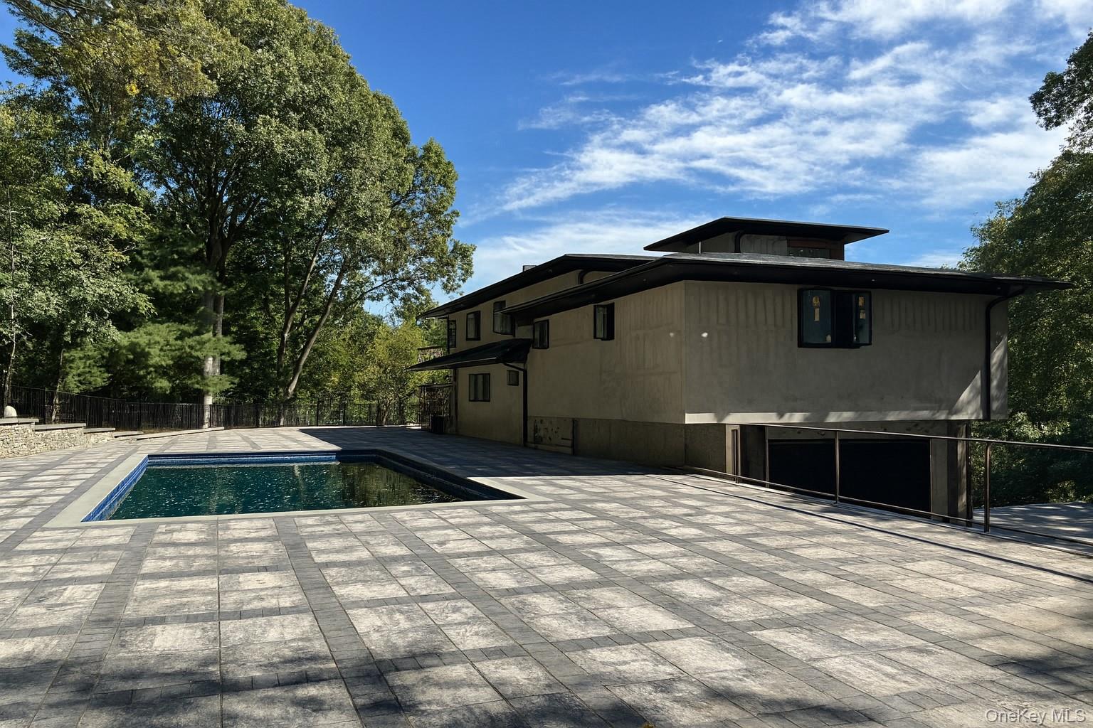 7 Riverview Terrace, Smithtown, NY 11787