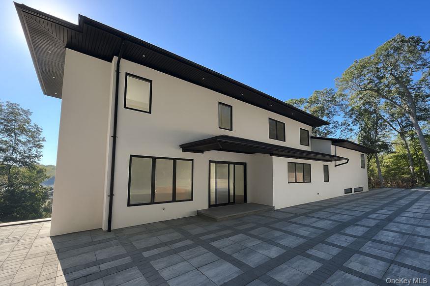 7 Riverview Terrace, Smithtown, NY 11787