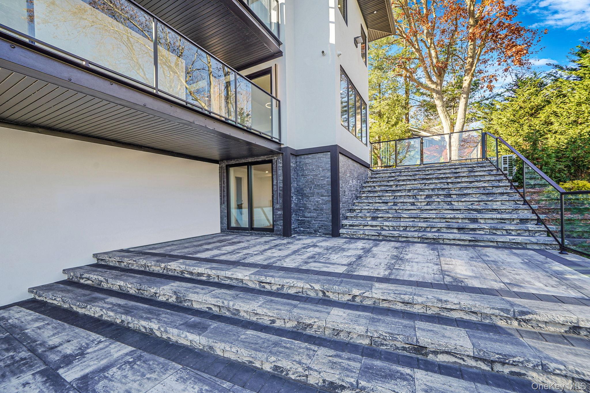 7 Riverview Terrace, Smithtown, NY 11787