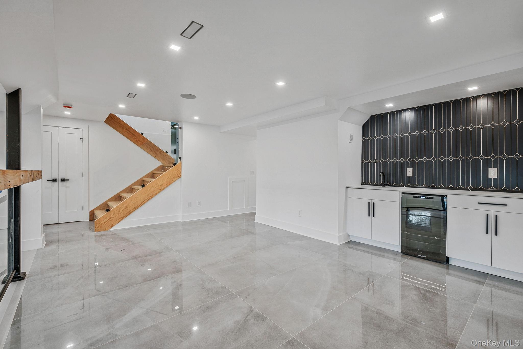 7 Riverview Terrace, Smithtown, NY 11787