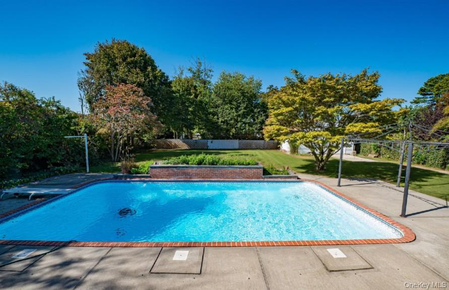 81 Kenwood Drive, Bohemia, NY 11716