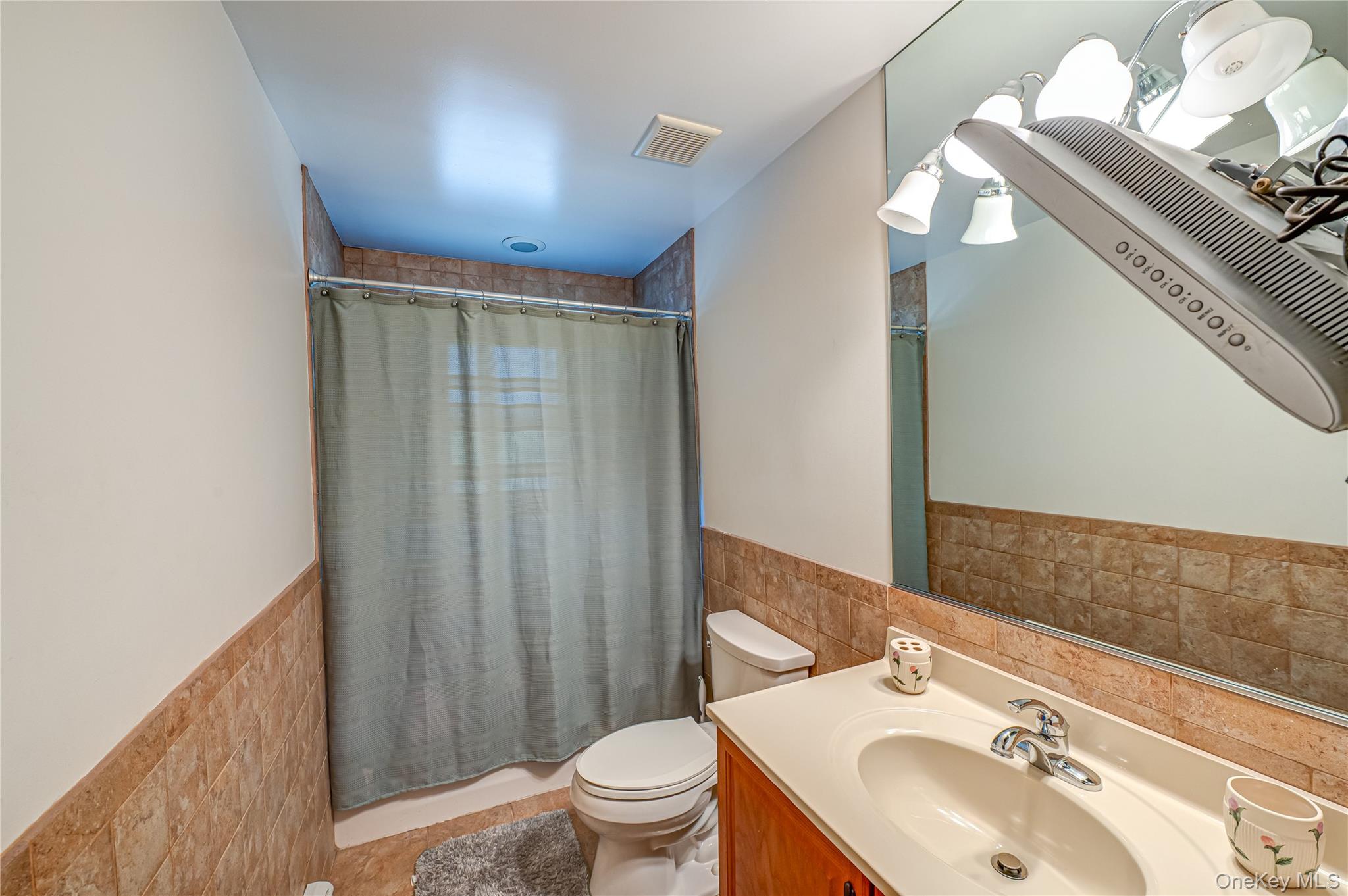 81 Kenwood Drive, Bohemia, NY 11716