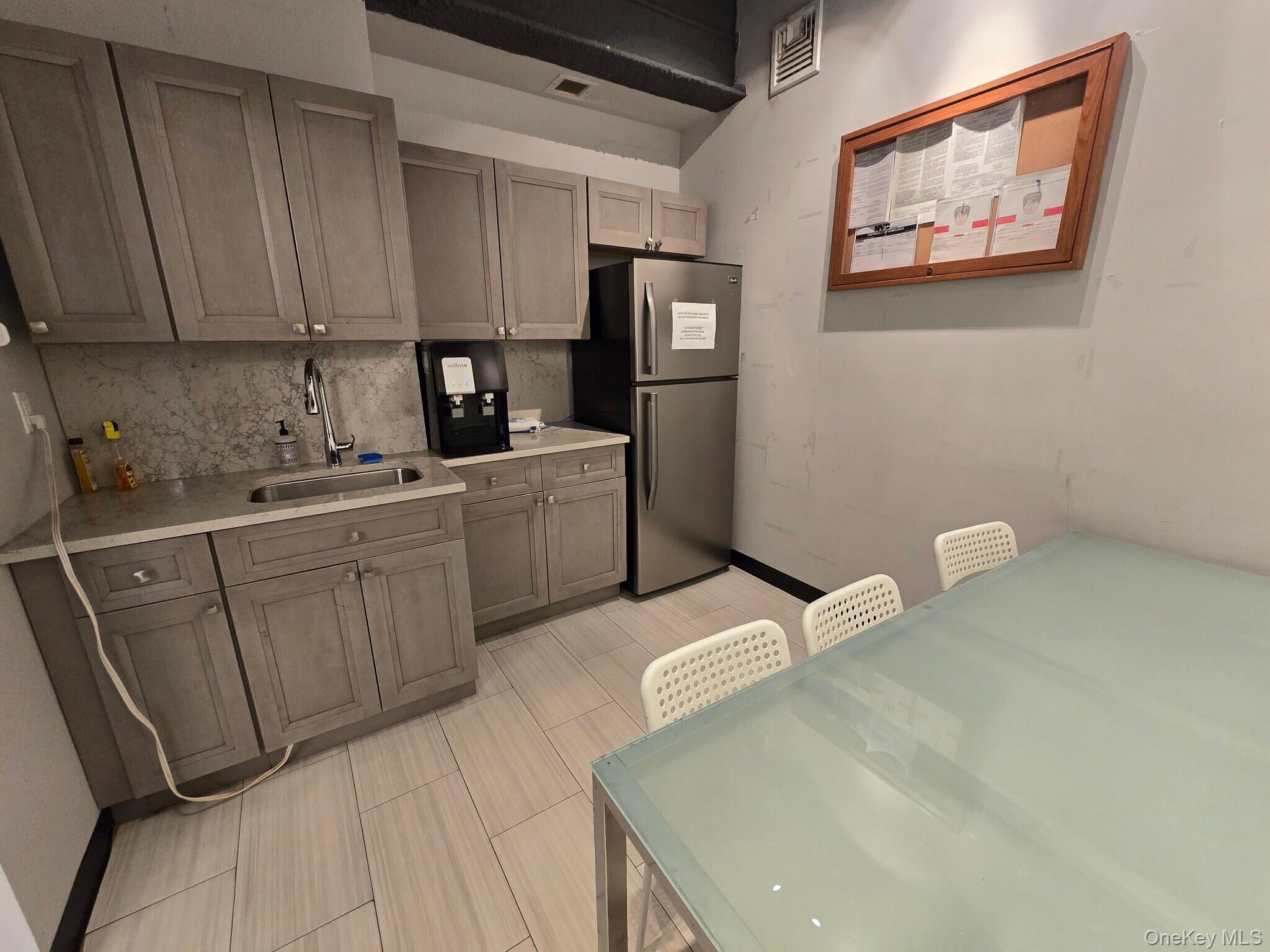 2409 41st Avenue, Astoria, NY 11101