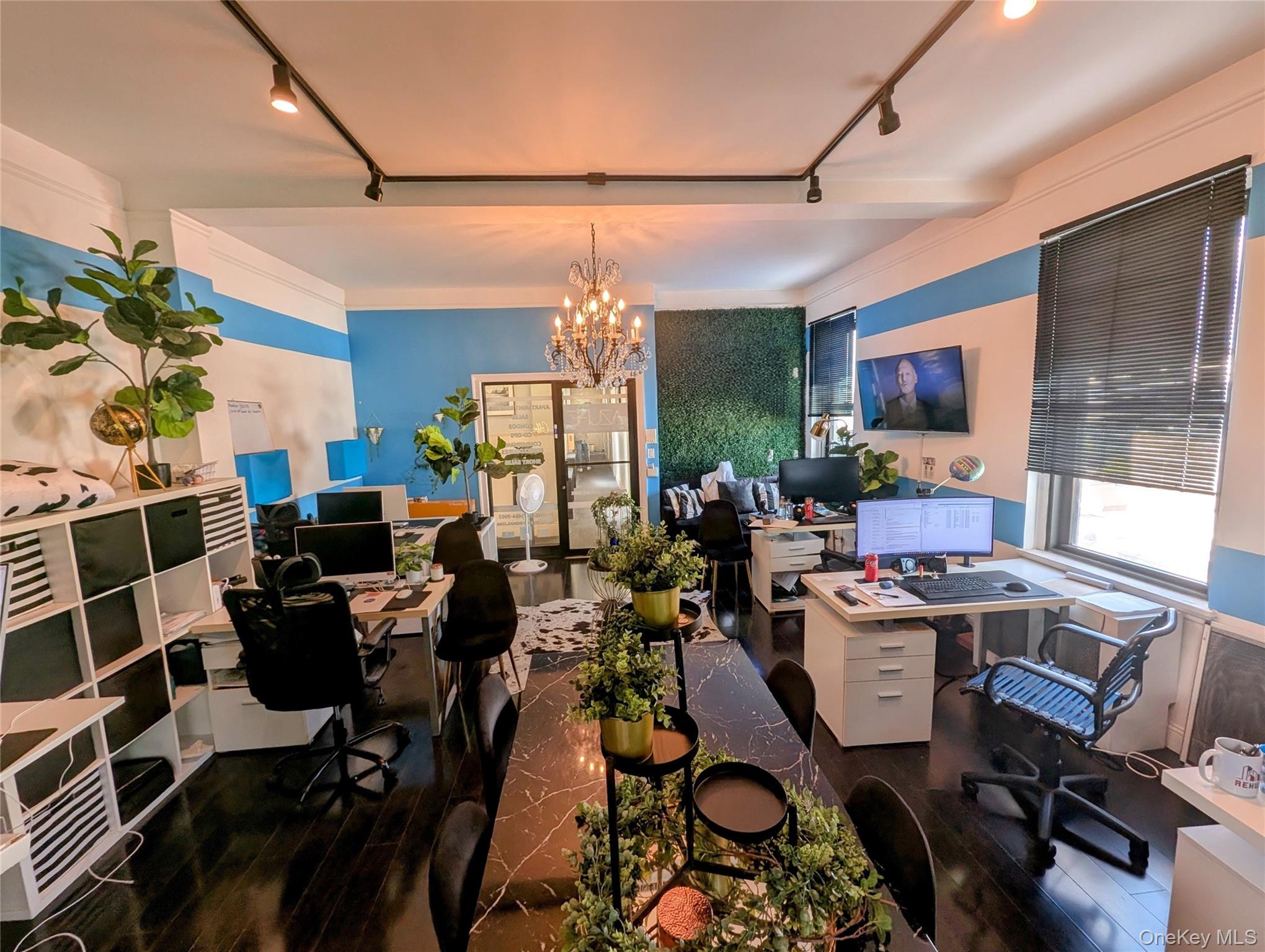 22-45 31st St 31 Street, Astoria, NY 11105