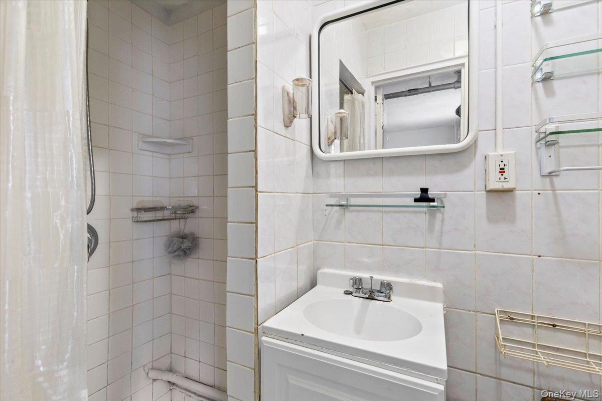 3339 Kingsland Avenue, Bronx, NY 10469