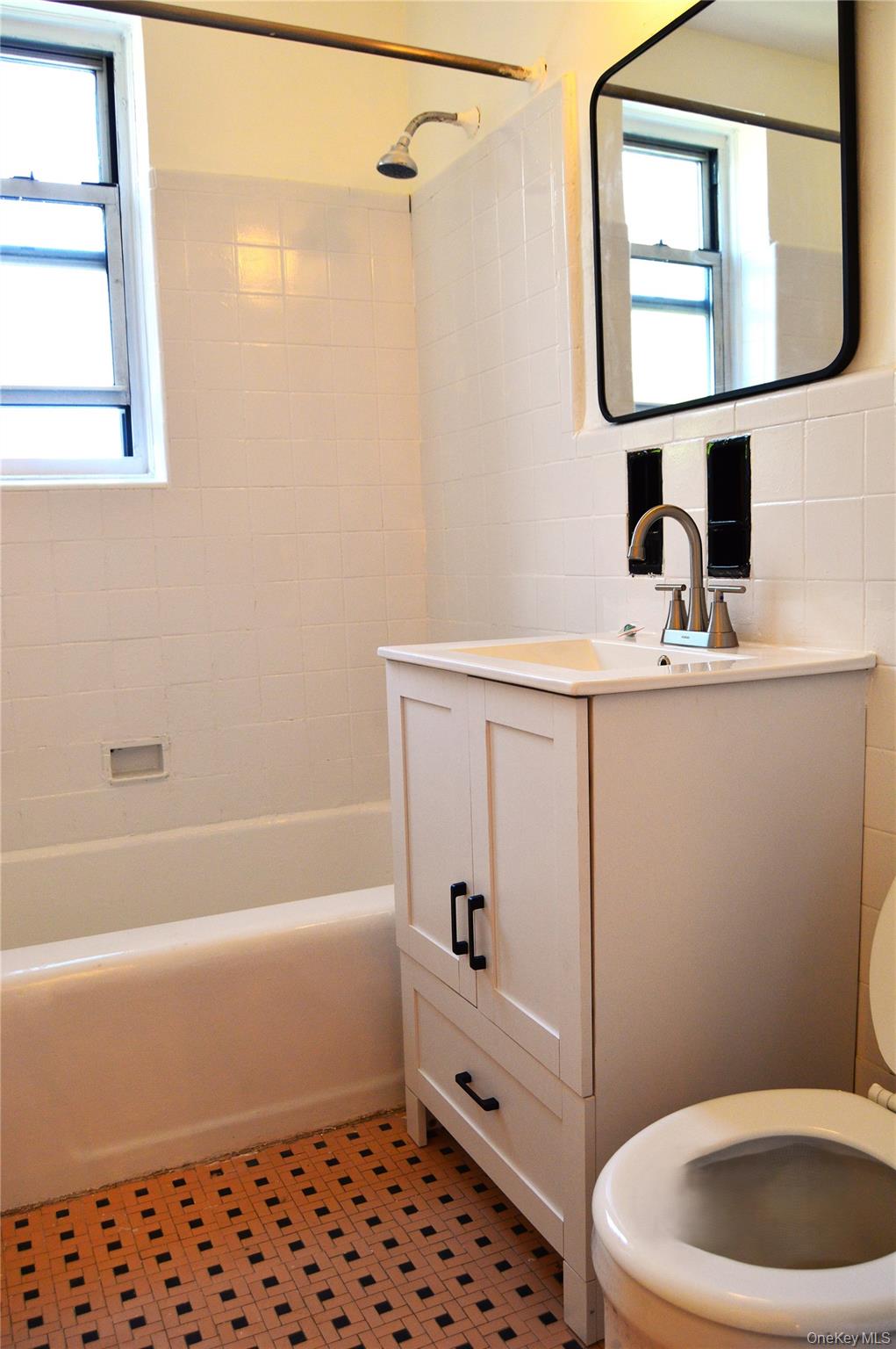 65-45 Yellowstone Boulevard # 2B, Forest Hills, NY 11375