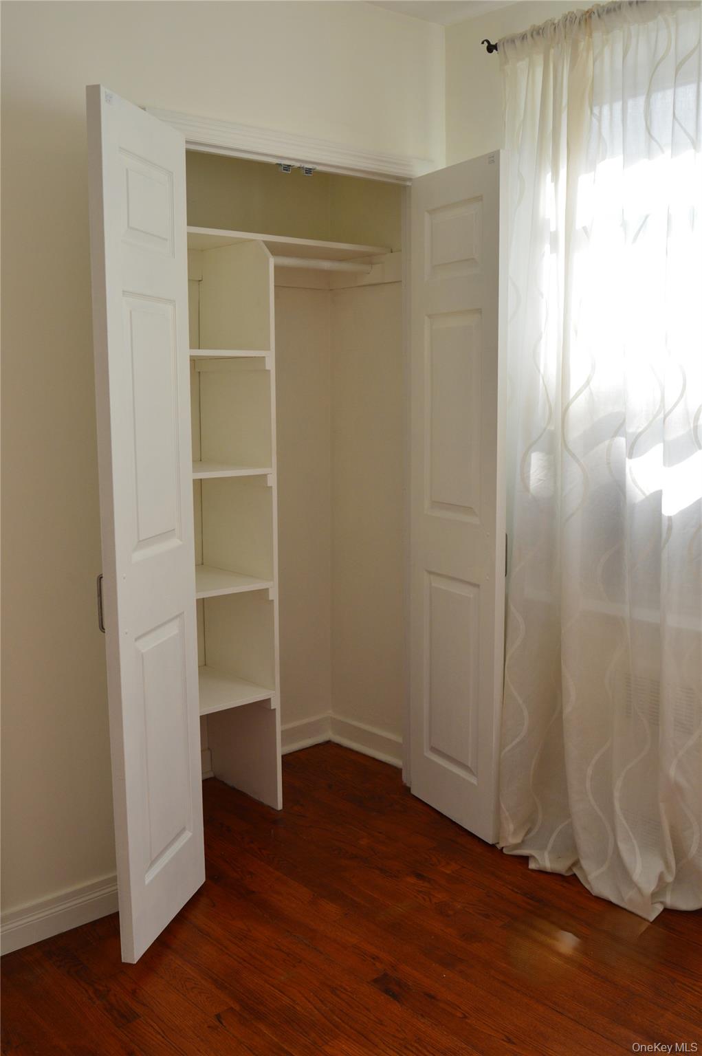 65-45 Yellowstone Boulevard # 2B, Forest Hills, NY 11375