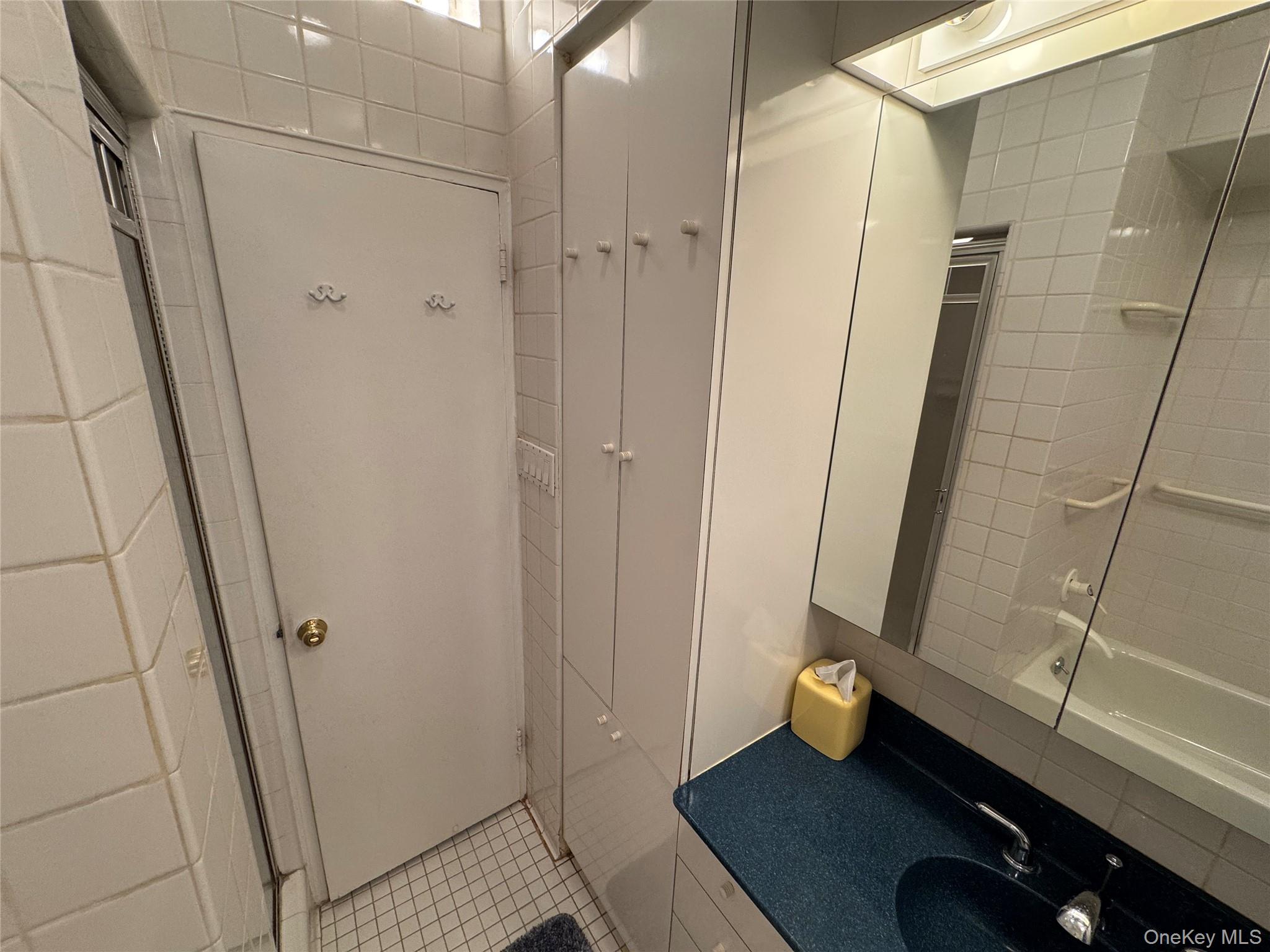 69-60 108th Street # 211, Forest Hills, NY 11375