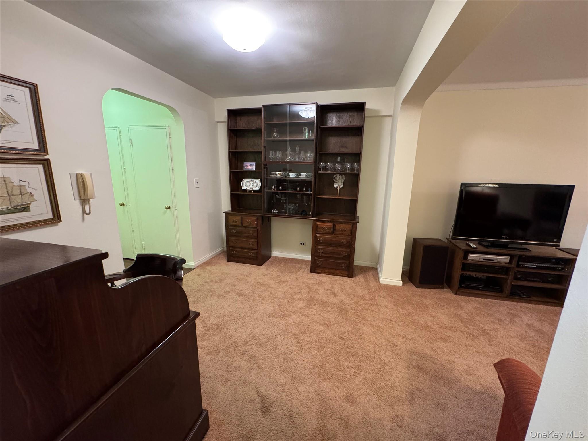 69-60 108th Street # 211, Forest Hills, NY 11375