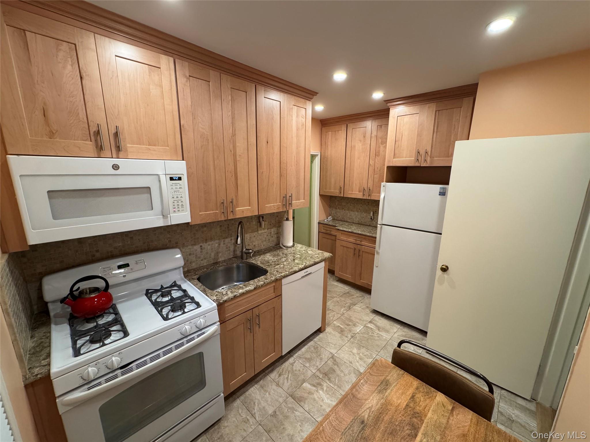 69-60 108th Street # 211, Forest Hills, NY 11375