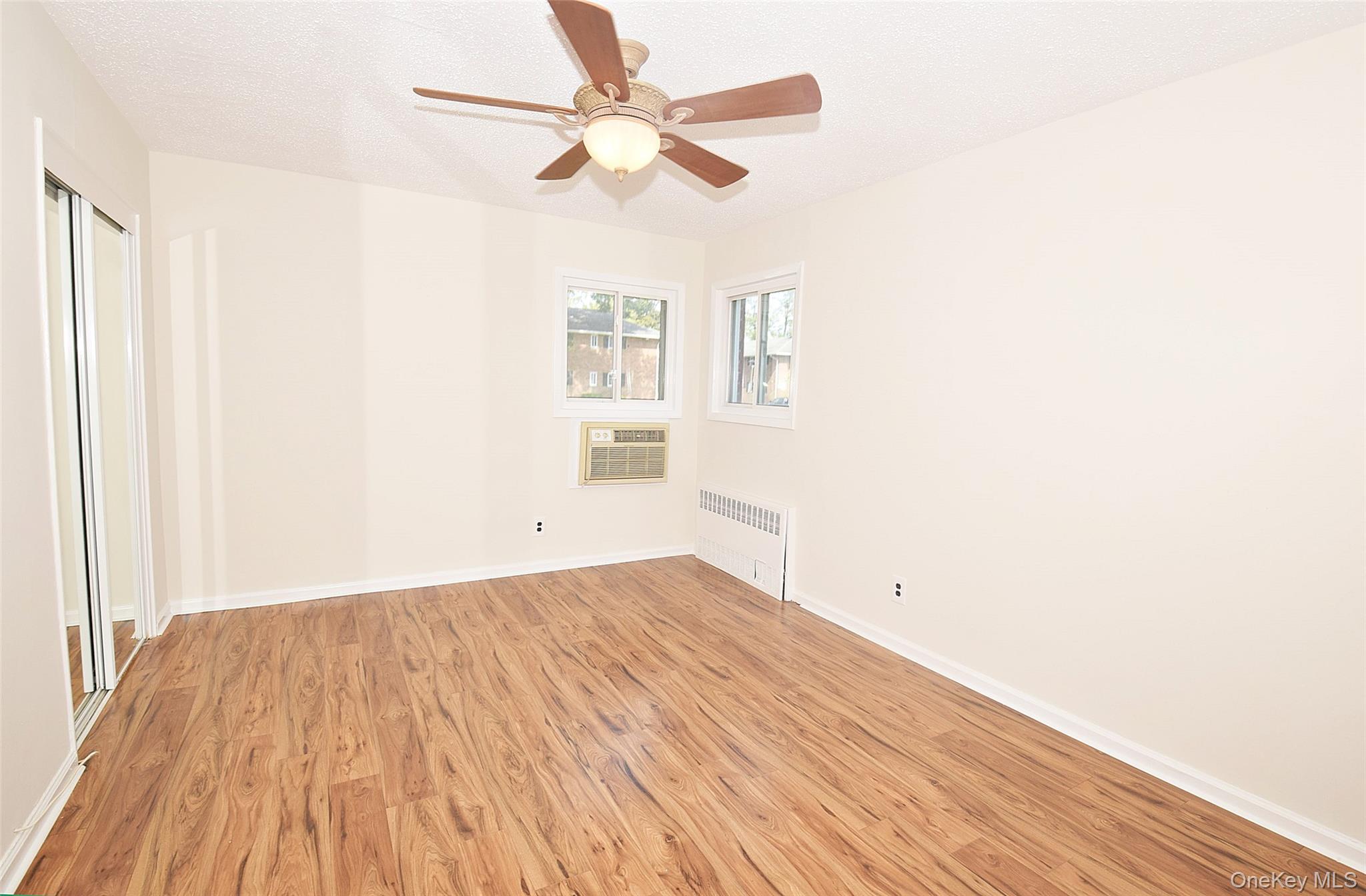 72 Edmunton Drive # B-7, North Babylon, NY 11703