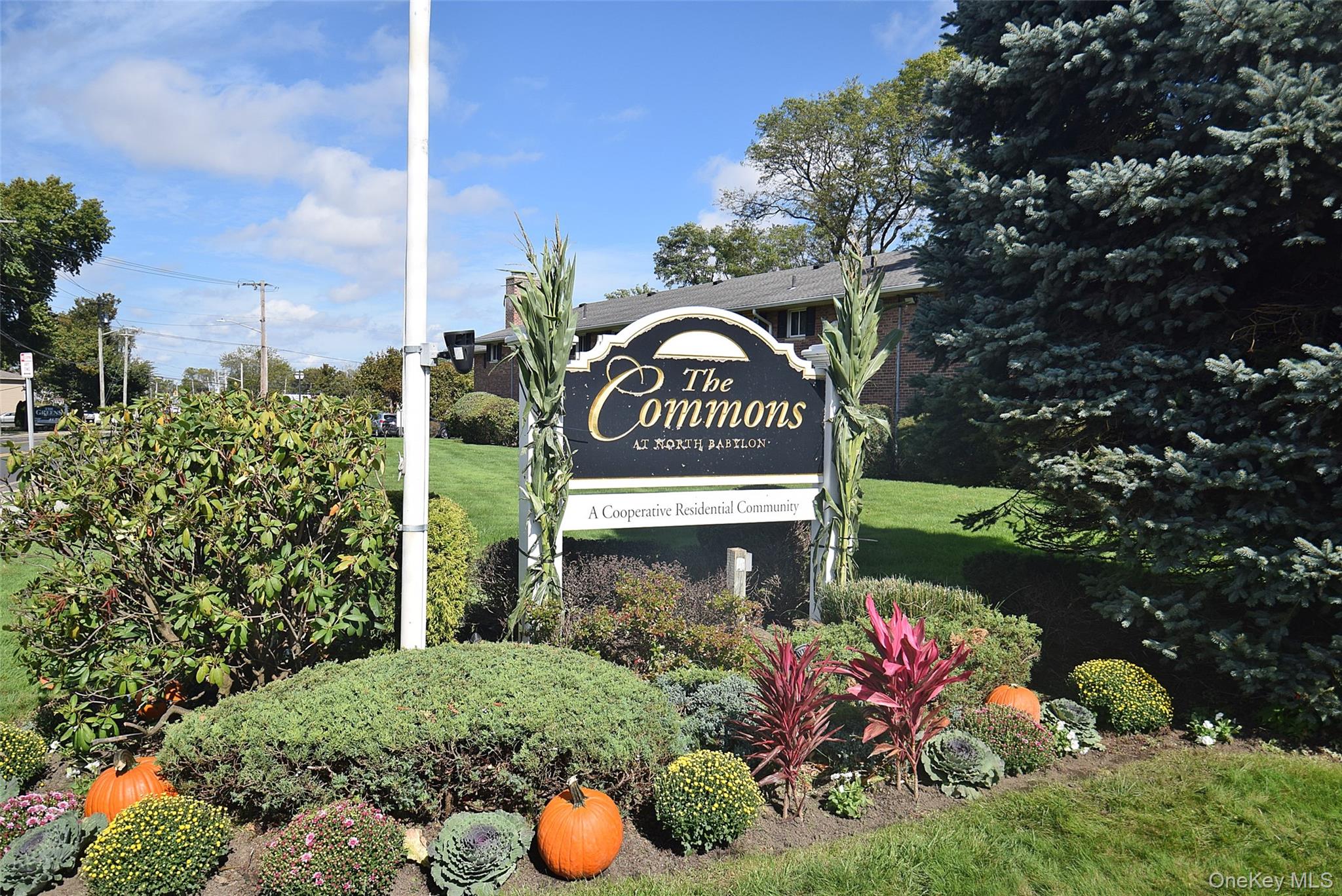 72 Edmunton Drive # B-7, North Babylon, NY 11703