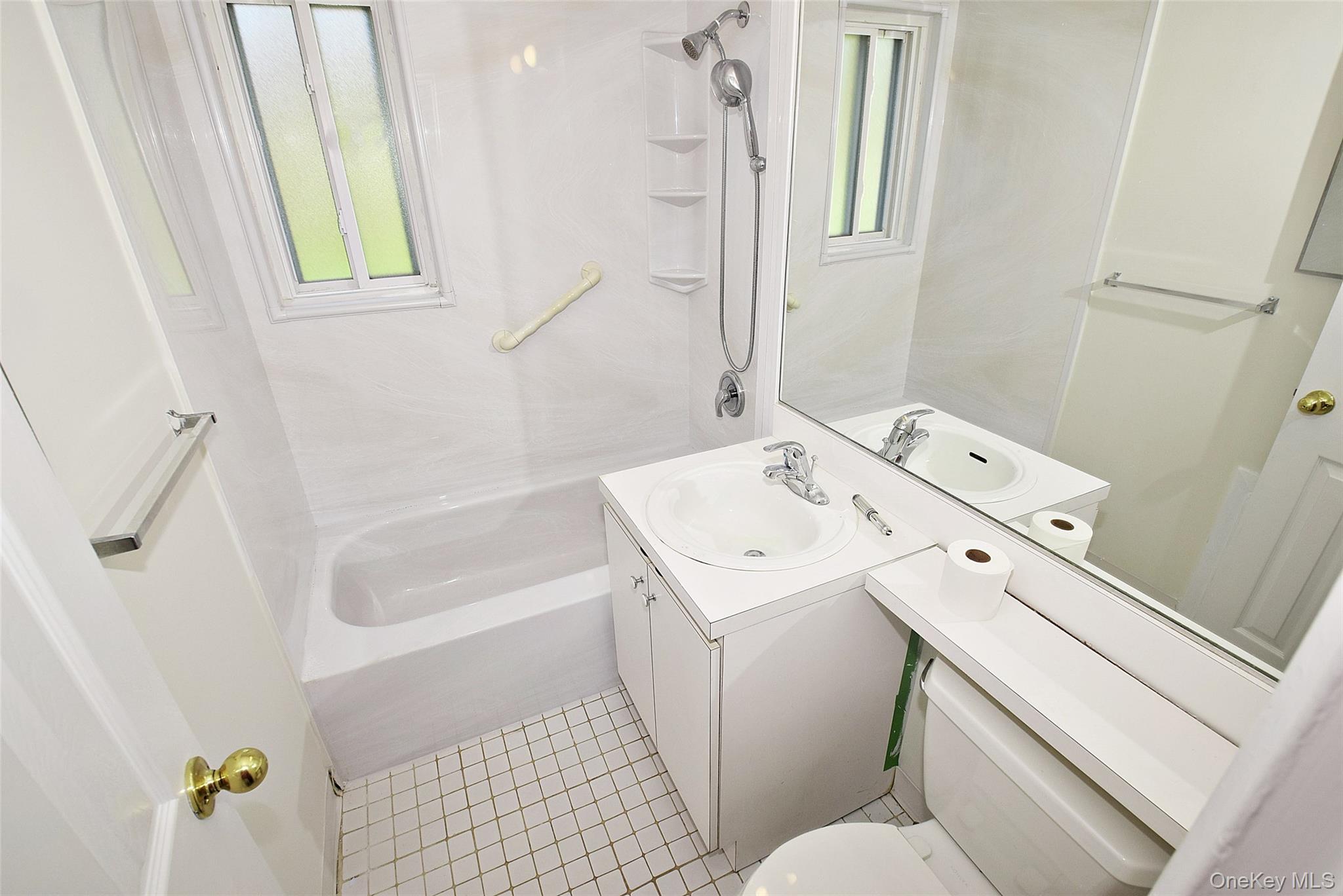 72 Edmunton Drive # B-7, North Babylon, NY 11703