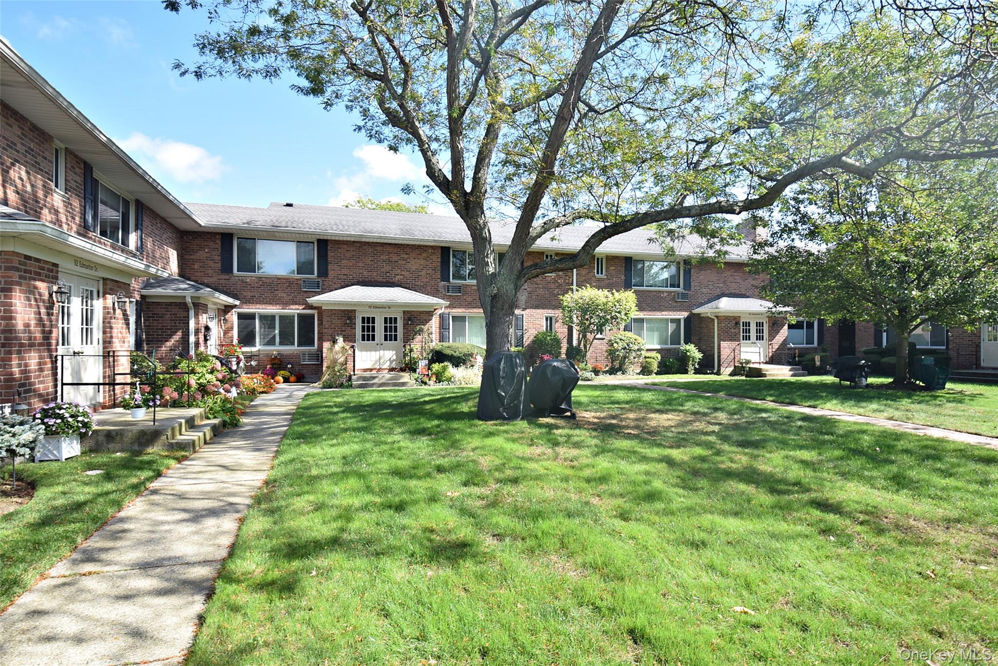 72 Edmunton Drive # B-7, North Babylon, NY 11703