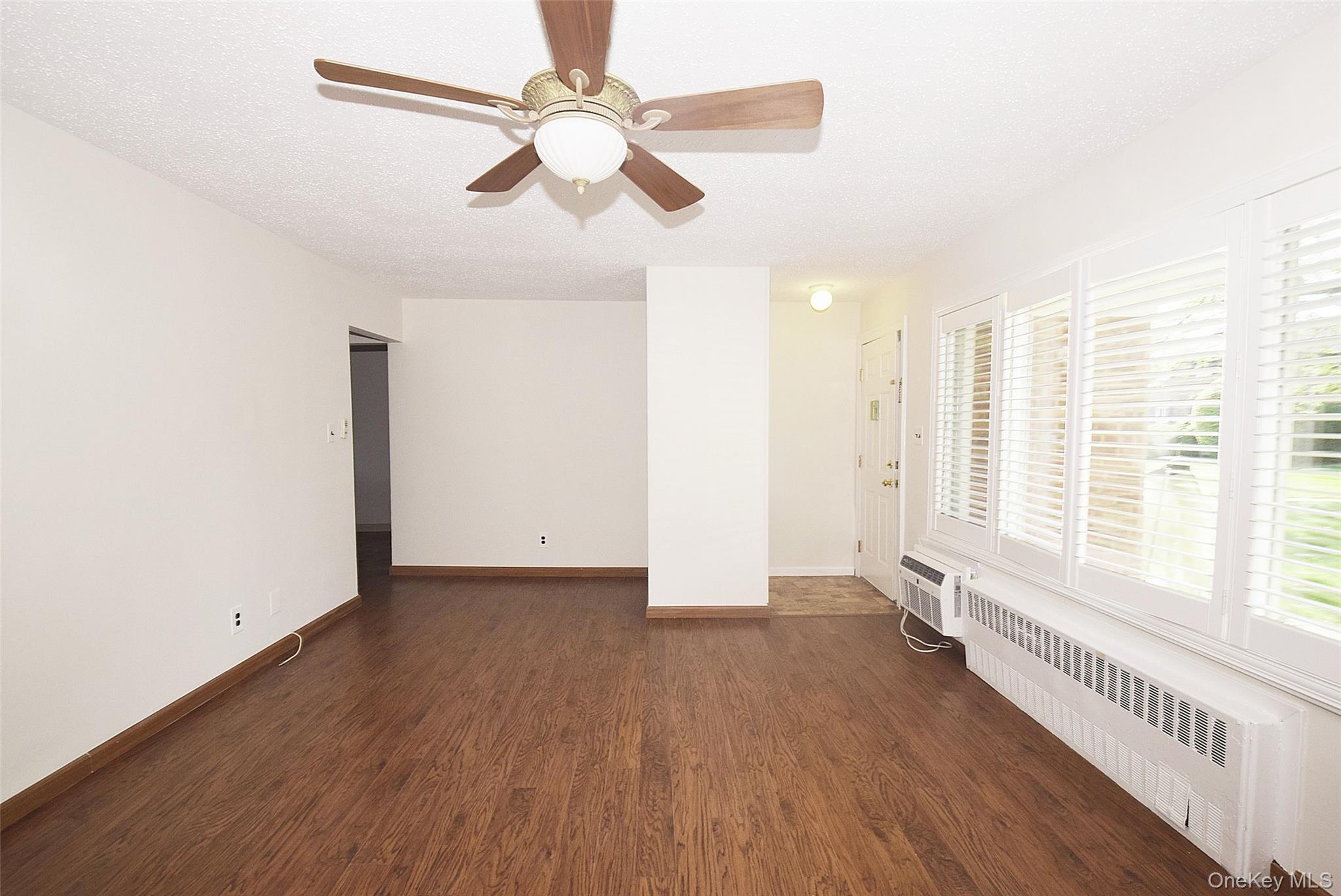 72 Edmunton Drive # B-7, North Babylon, NY 11703