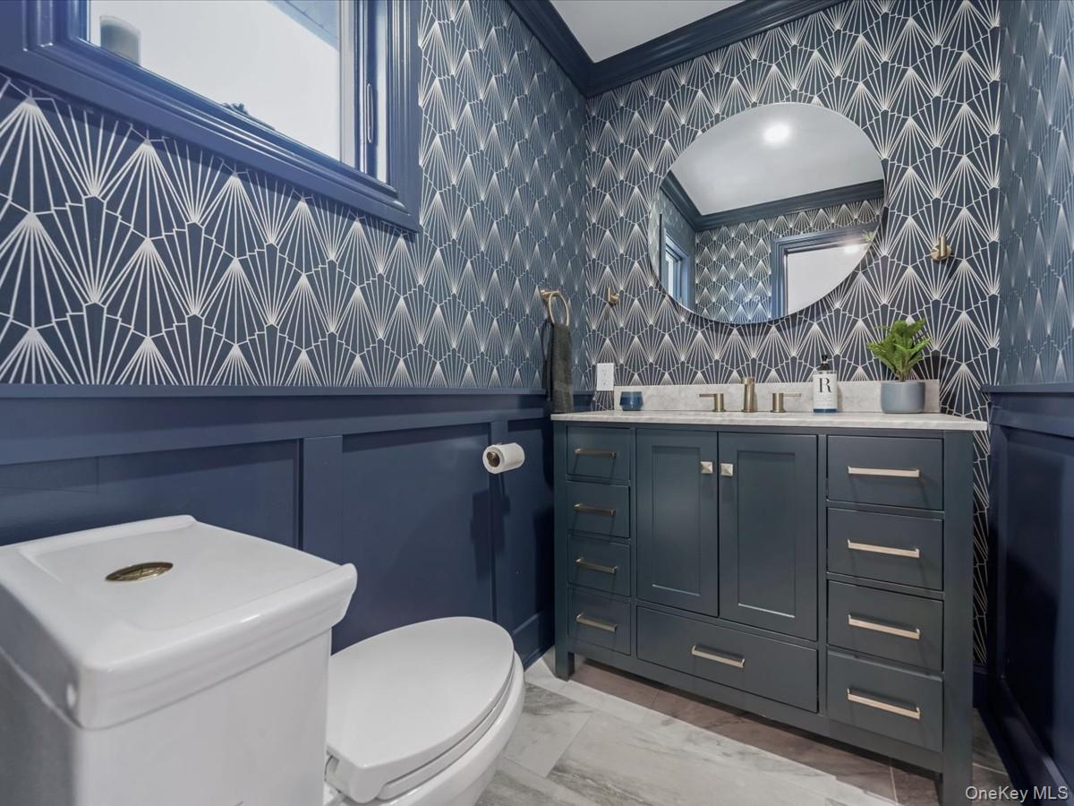 10 Smith Street, Center Moriches, NY 11934