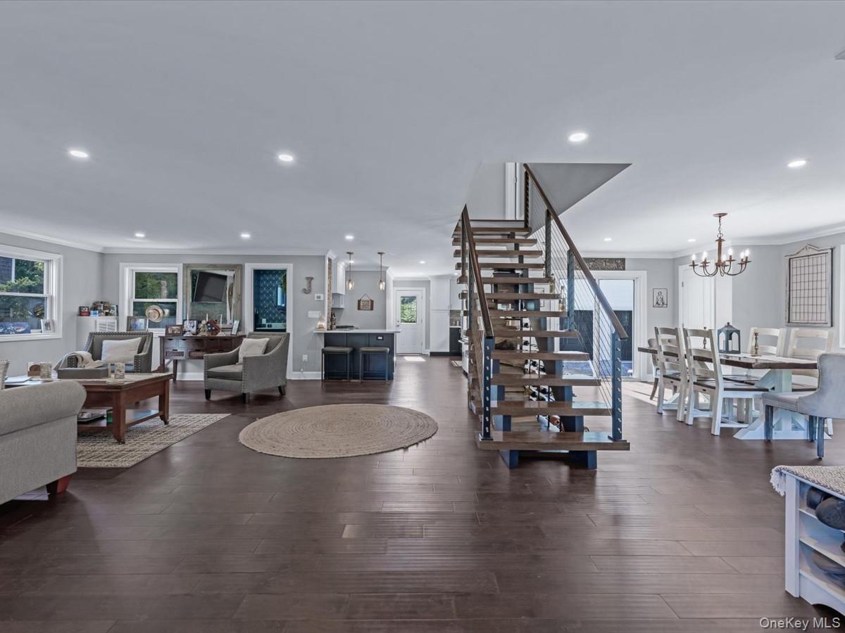 10 Smith Street, Center Moriches, NY 11934