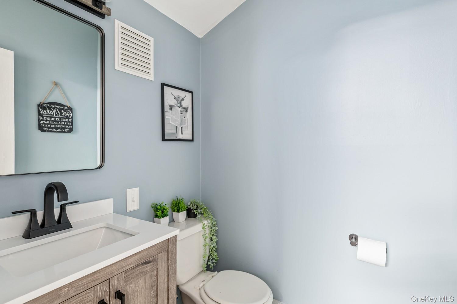 19 Carson Lane, Medford, NY 11763