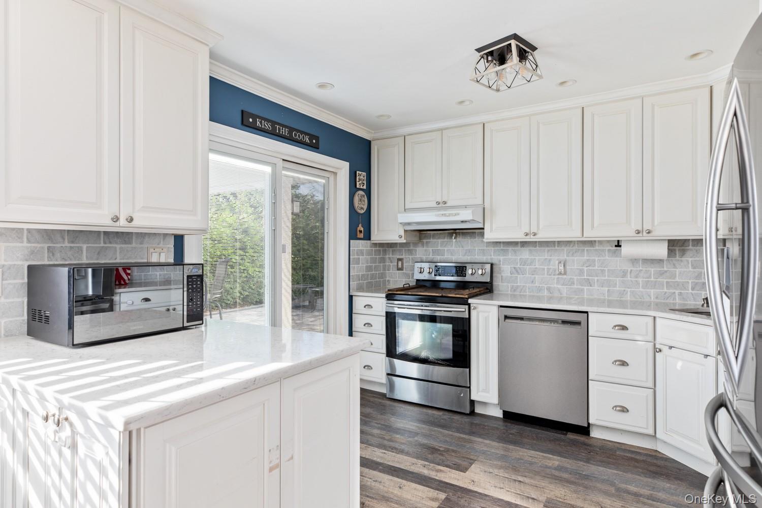 19 Carson Lane, Medford, NY 11763