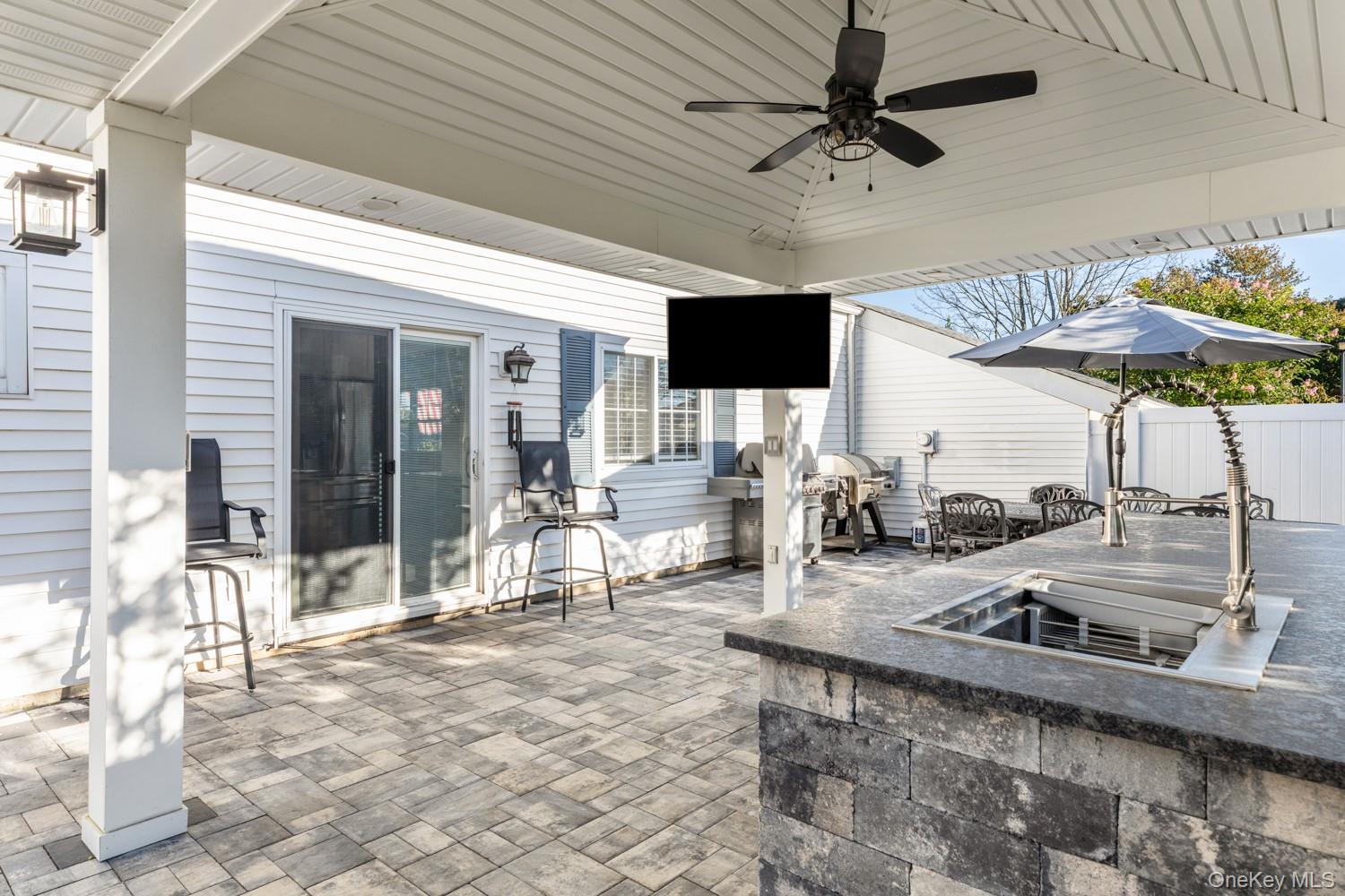 19 Carson Lane, Medford, NY 11763