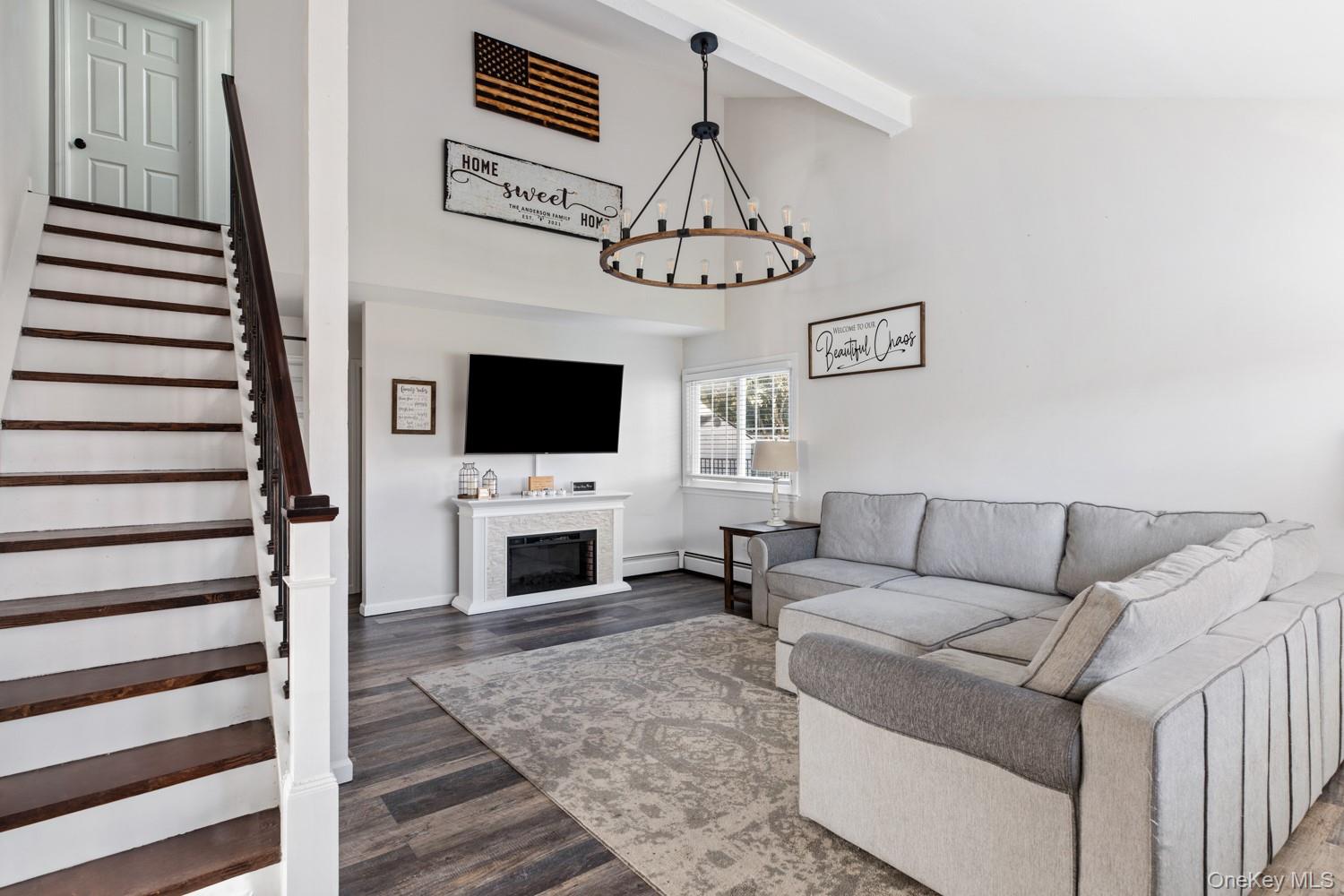 19 Carson Lane, Medford, NY 11763