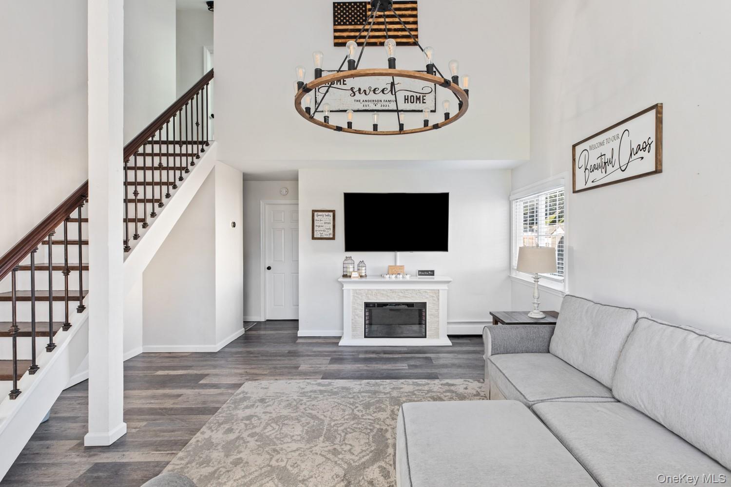 19 Carson Lane, Medford, NY 11763