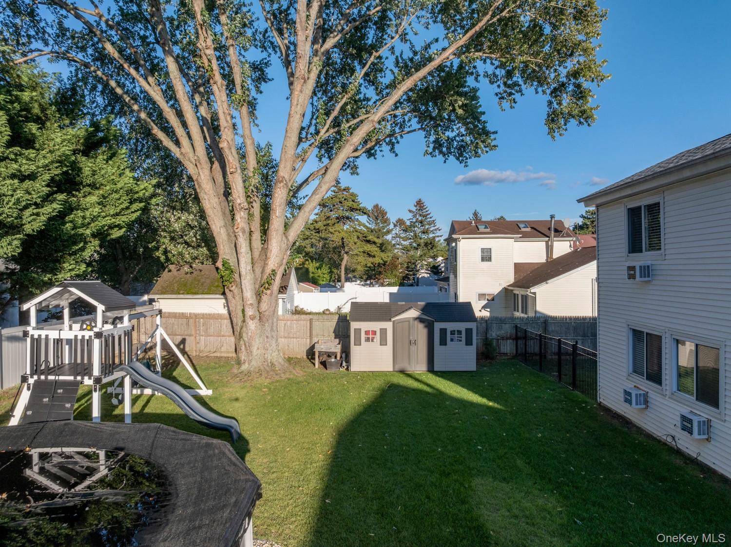 19 Carson Lane, Medford, NY 11763