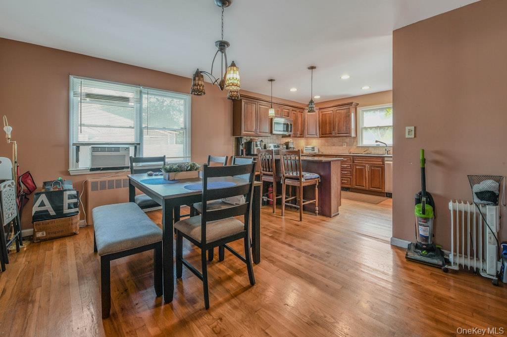 170 Wickfield Lane, North Babylon, NY 11703