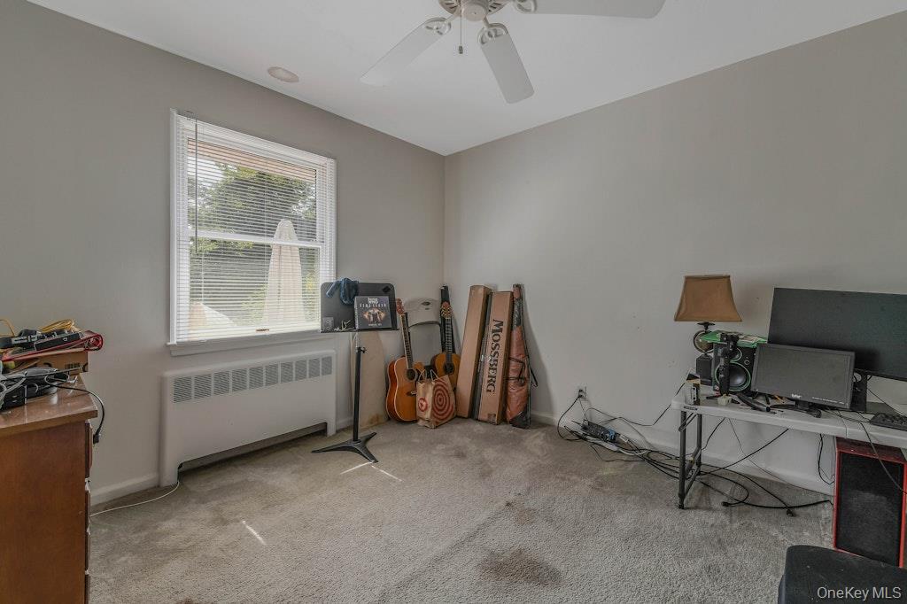 170 Wickfield Lane, North Babylon, NY 11703